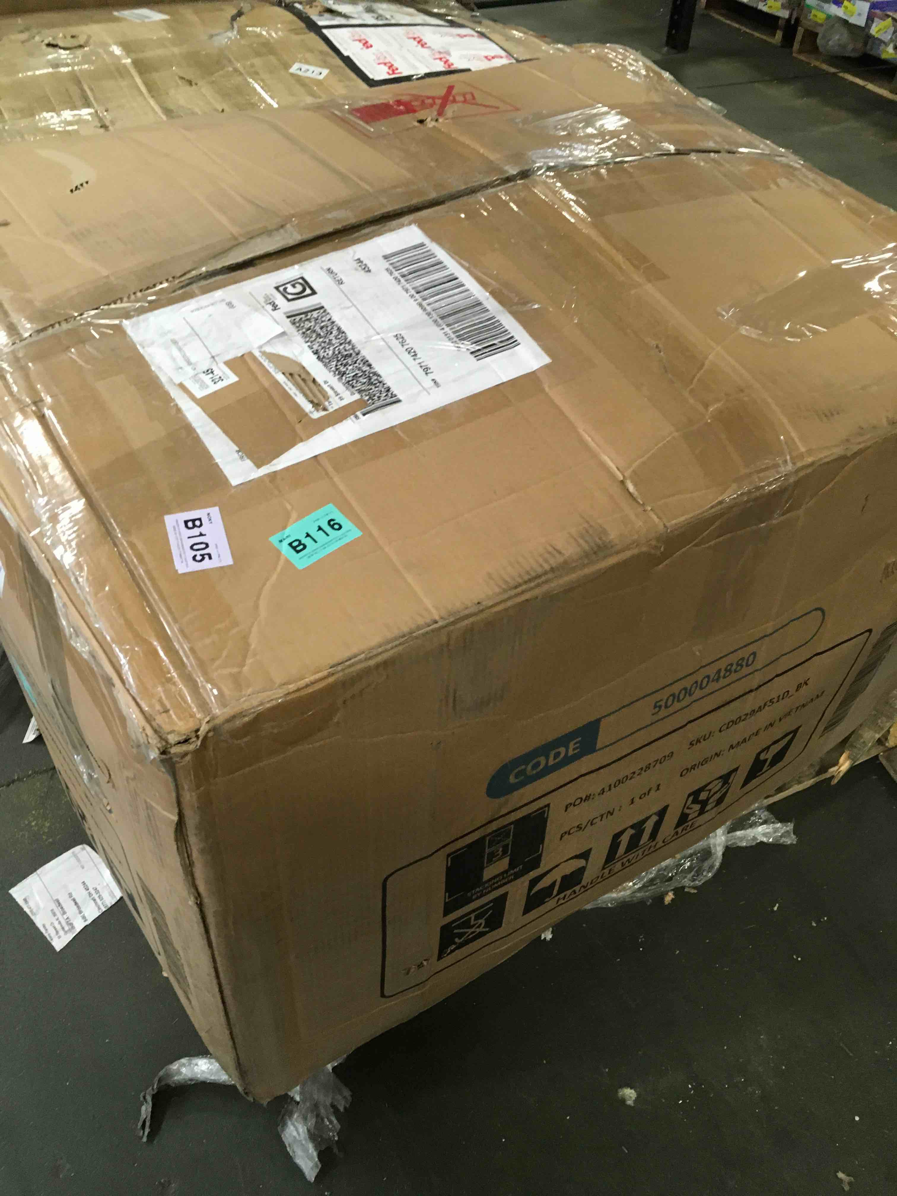https://s3.amazonaws.com/lotting-images-prod/bidfta/PNK2076483_1739893284516.jpeg