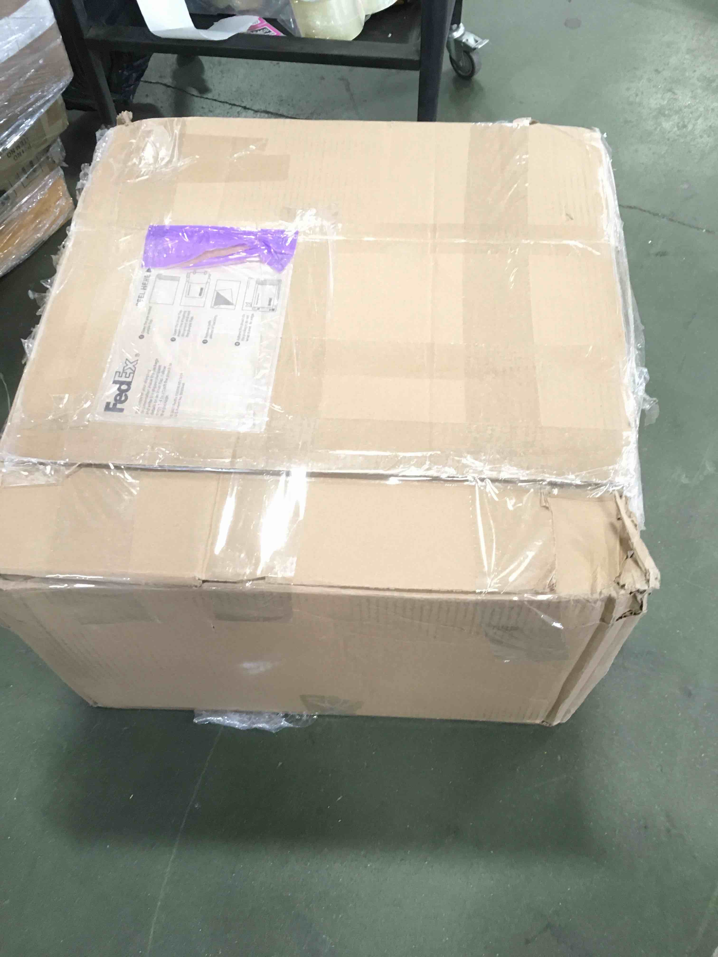 https://s3.amazonaws.com/lotting-images-prod/bidfta/PNK2076540_1739975583023.jpeg