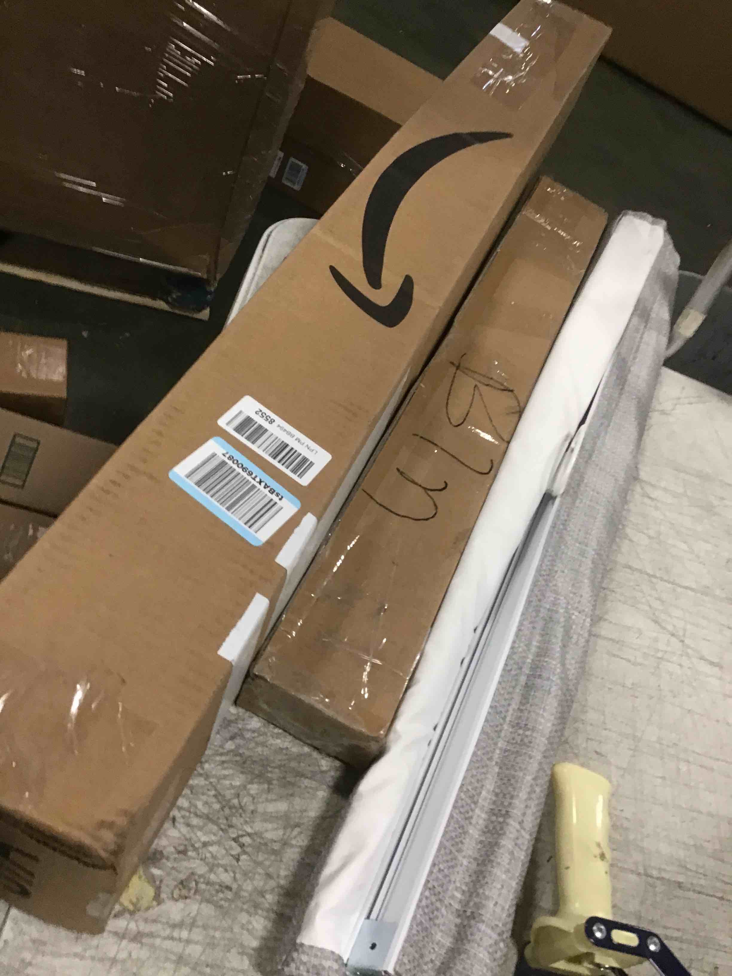 https://s3.amazonaws.com/lotting-images-prod/bidfta/PNK2077077_1736863463030.jpeg