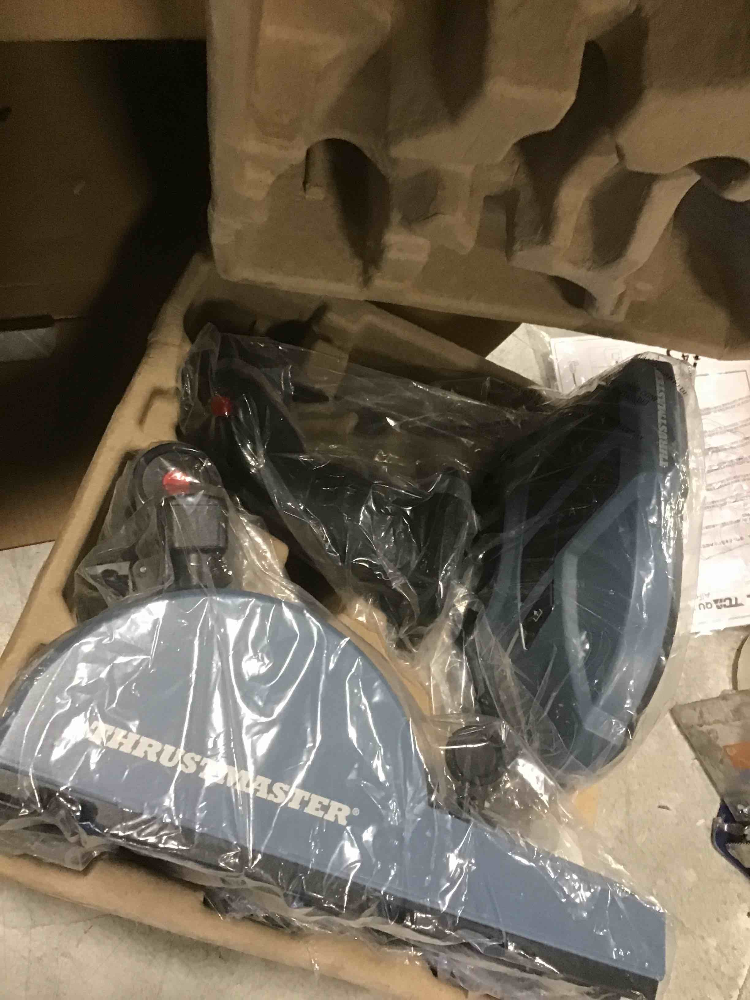 https://s3.amazonaws.com/lotting-images-prod/bidfta/PNK2077703_1736962526923.jpeg