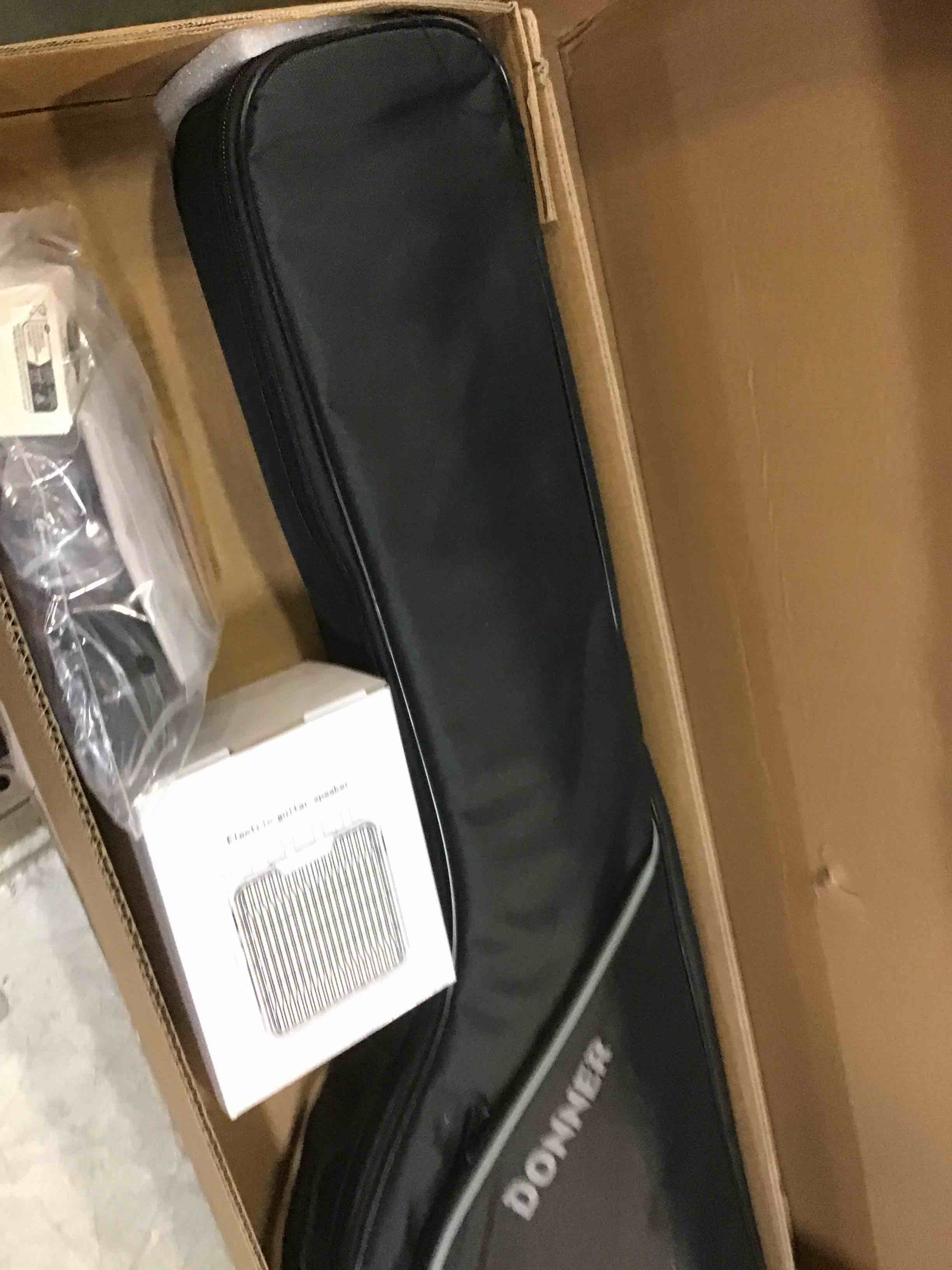 https://s3.amazonaws.com/lotting-images-prod/bidfta/PNK2078012_1737039381245.jpeg