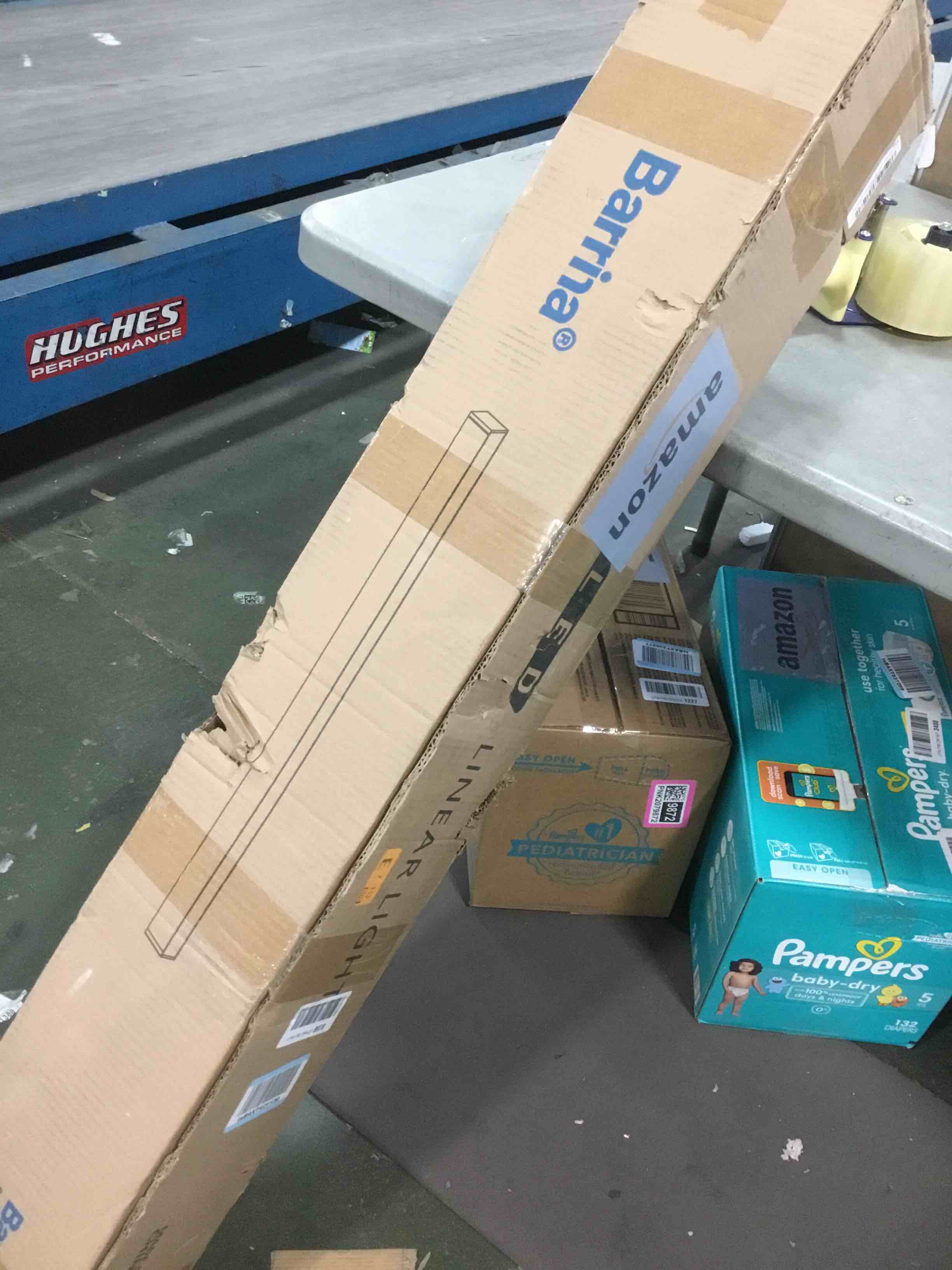 https://s3.amazonaws.com/lotting-images-prod/bidfta/PNK2079975_1737749905724.jpeg