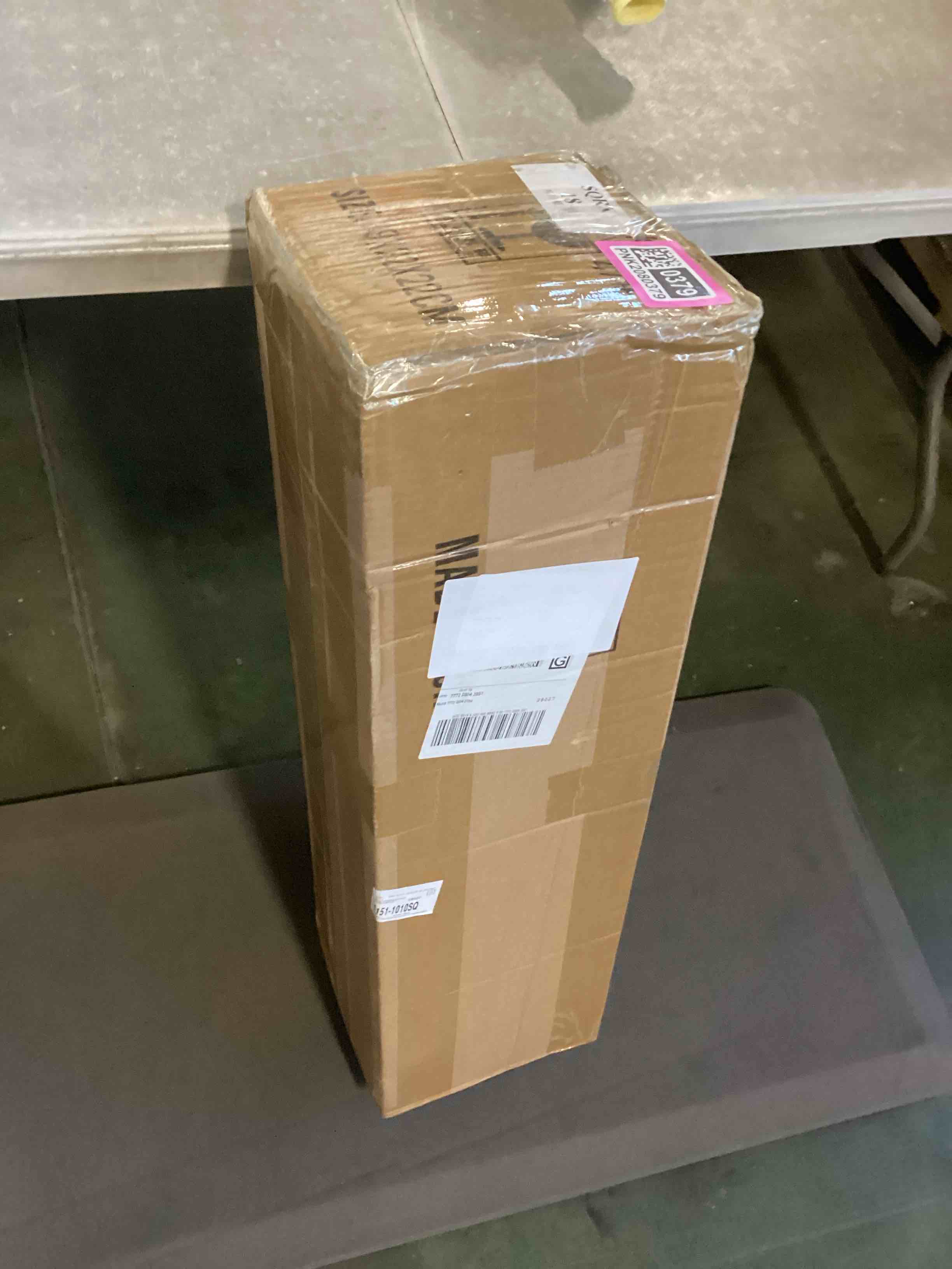 https://s3.amazonaws.com/lotting-images-prod/bidfta/PNK2080379_1738156143846.jpeg
