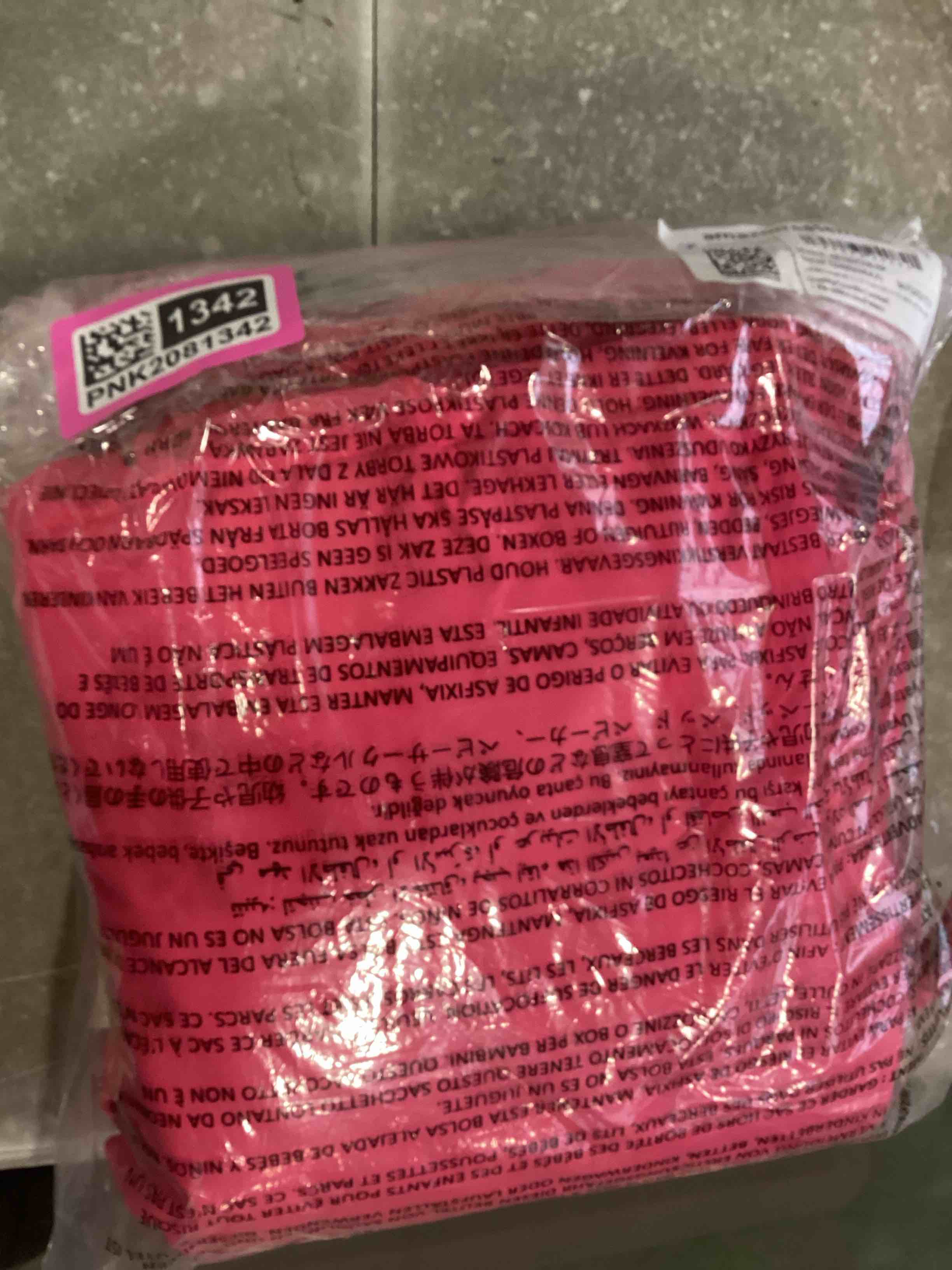 https://s3.amazonaws.com/lotting-images-prod/bidfta/PNK2081342_1738789032202.jpeg