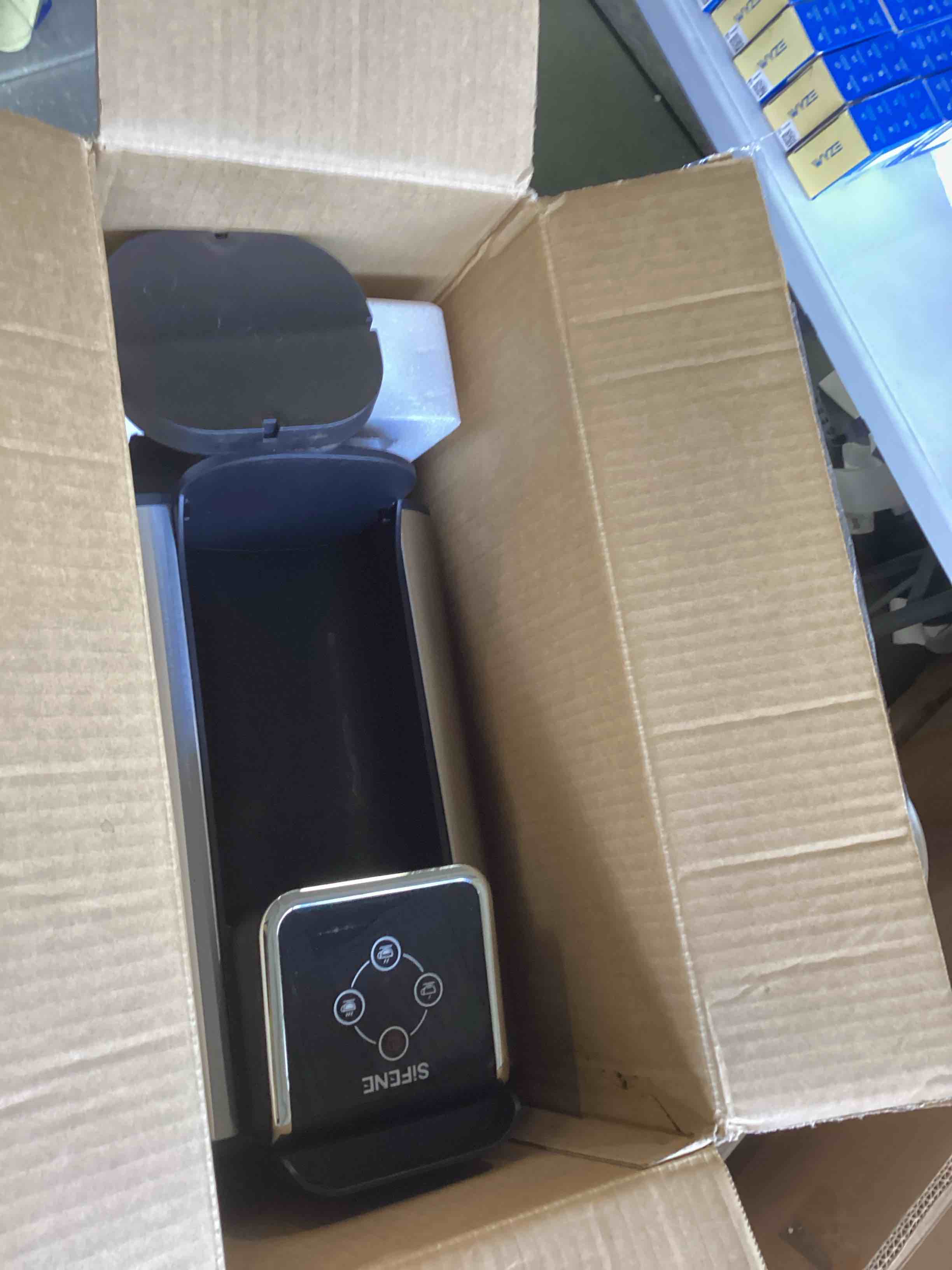 https://s3.amazonaws.com/lotting-images-prod/bidfta/PNK2081413_1738860331063.jpeg
