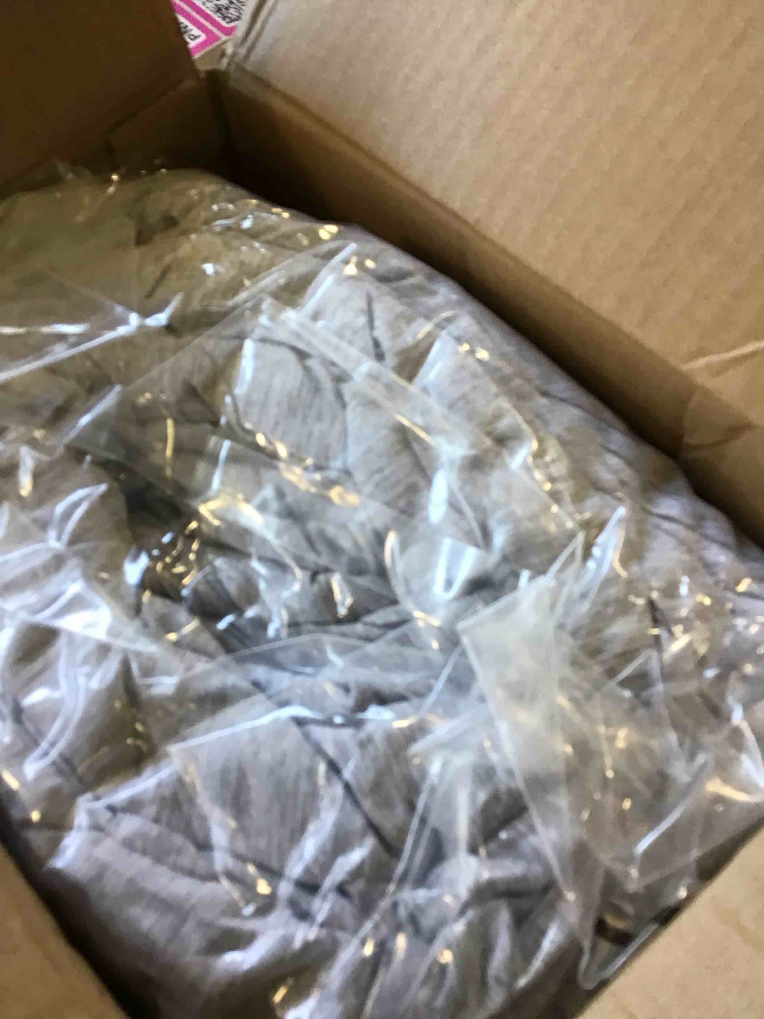 https://s3.amazonaws.com/lotting-images-prod/bidfta/PNK2083018_1738001221515.jpeg