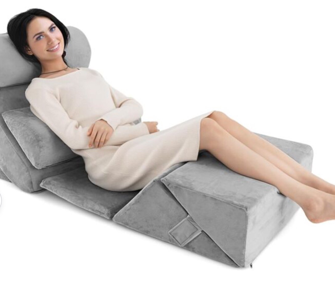 similar to the photo references). GOFLAME 6PCS Bed Wedge Pillow Set, Post Surgery Memory Foam Wedge Pillow for Neck, Leg, Back Pain Relief, Orthopedic Adjustable Pillow Set with Machine Washable Cover for Sleeping Reading Sitting