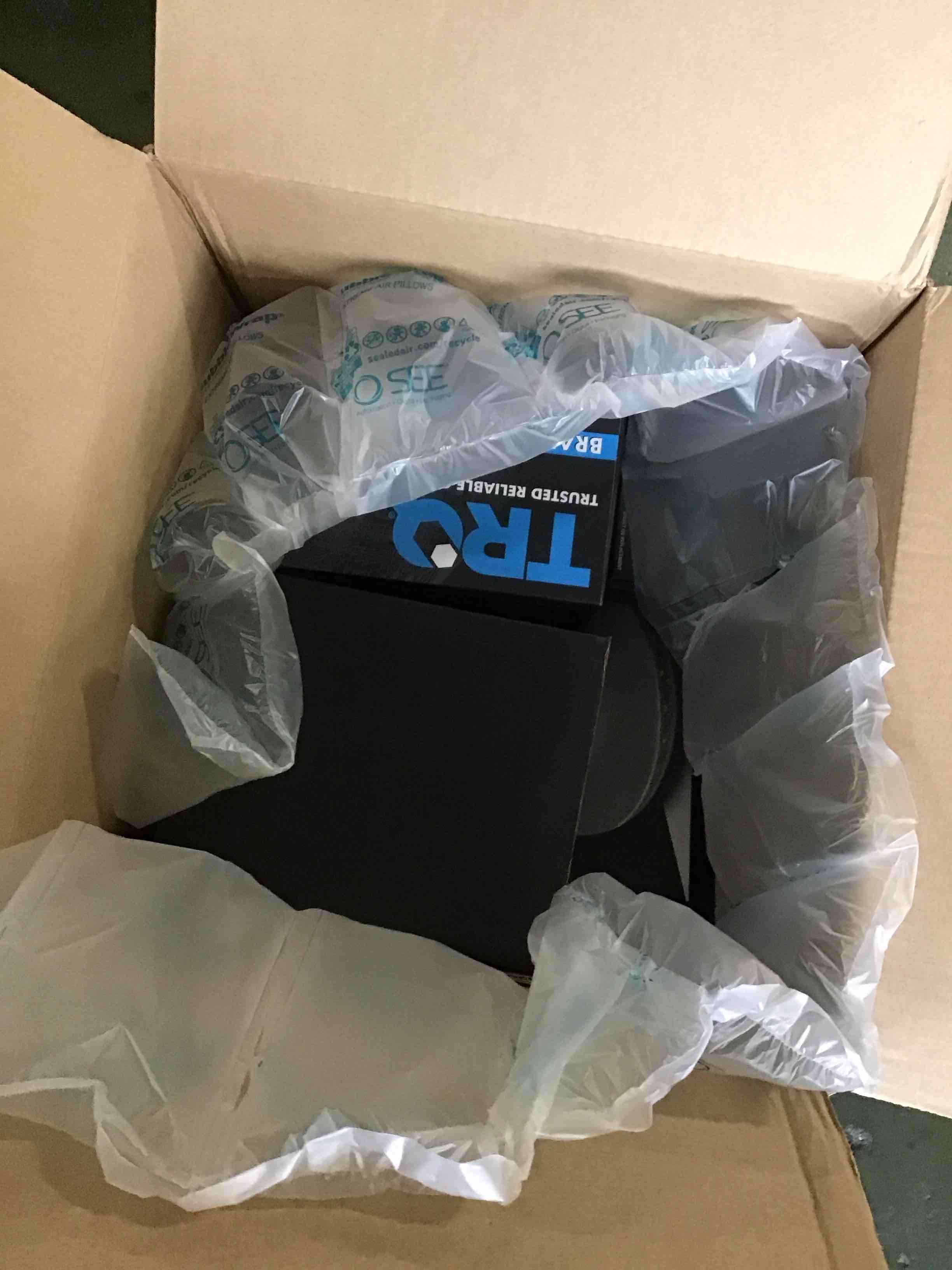 https://s3.amazonaws.com/lotting-images-prod/bidfta/PNK2083524_1738254422161.jpeg