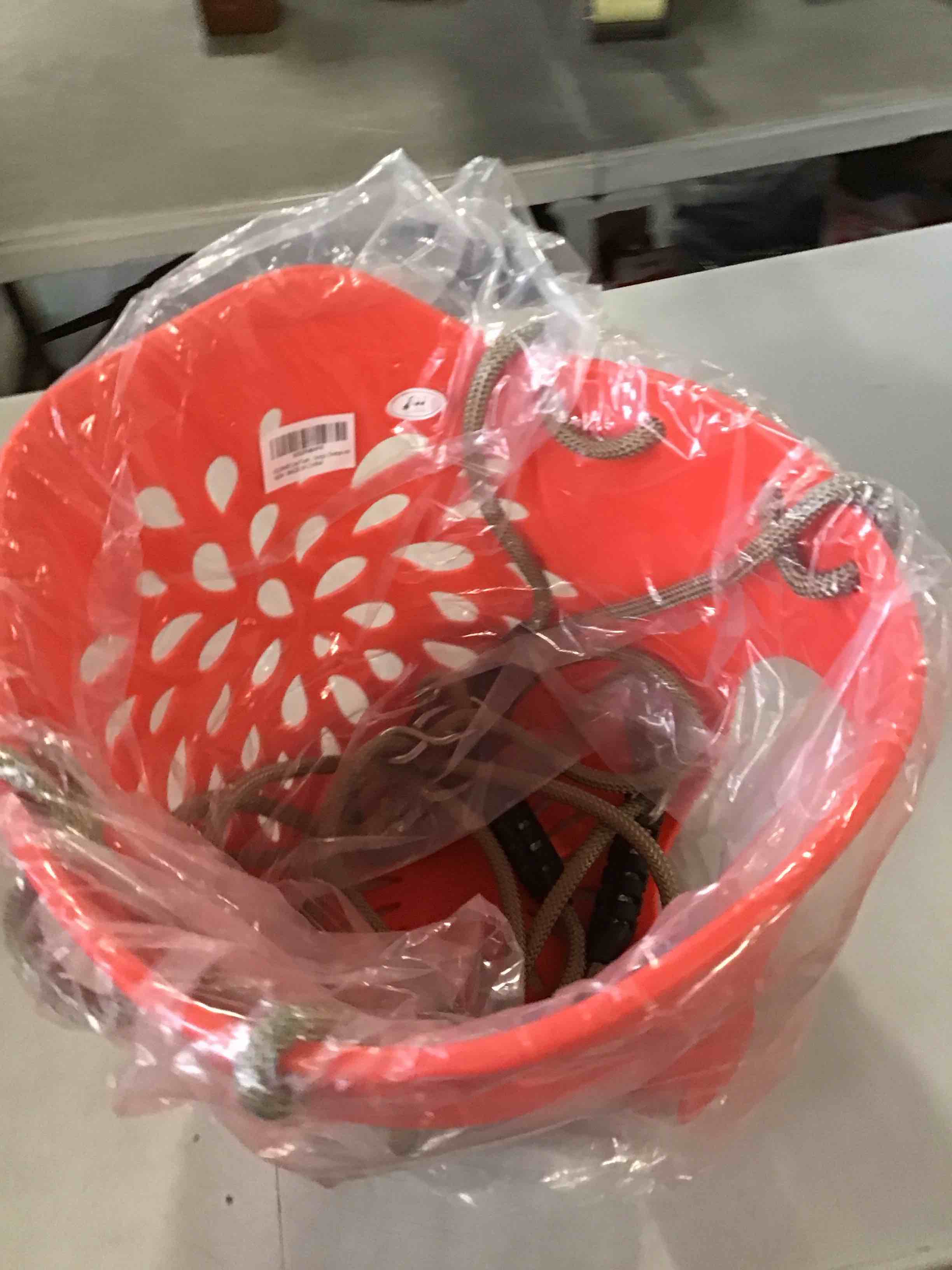 https://s3.amazonaws.com/lotting-images-prod/bidfta/PNK2083636_1738267785047.jpeg