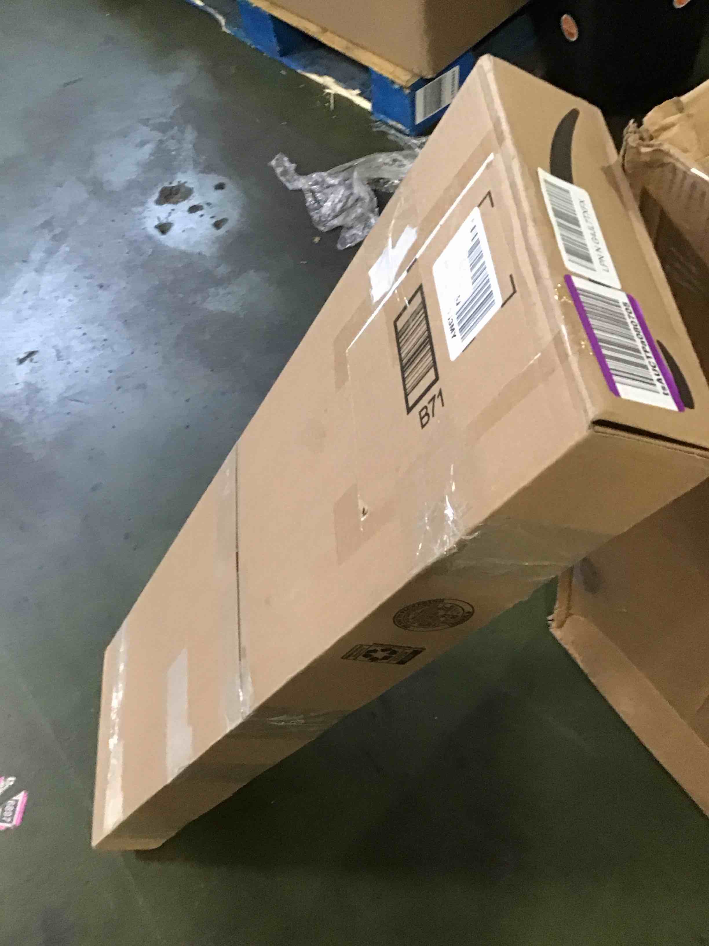 https://s3.amazonaws.com/lotting-images-prod/bidfta/PNK2083814_1738589620804.jpeg