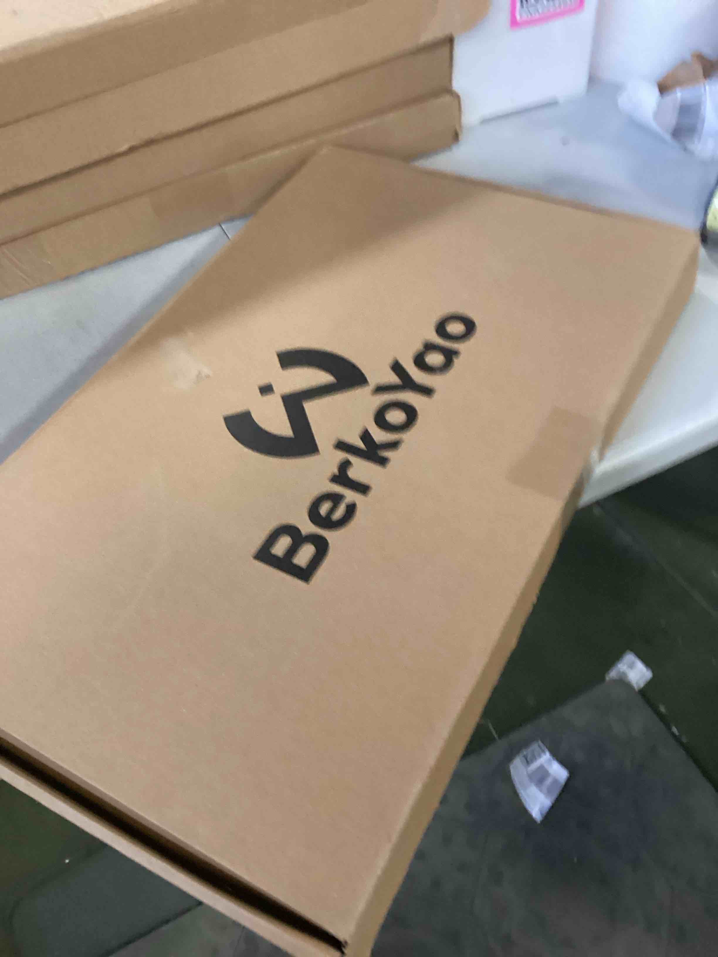 https://s3.amazonaws.com/lotting-images-prod/bidfta/PNK2084984_1739304845199.jpeg