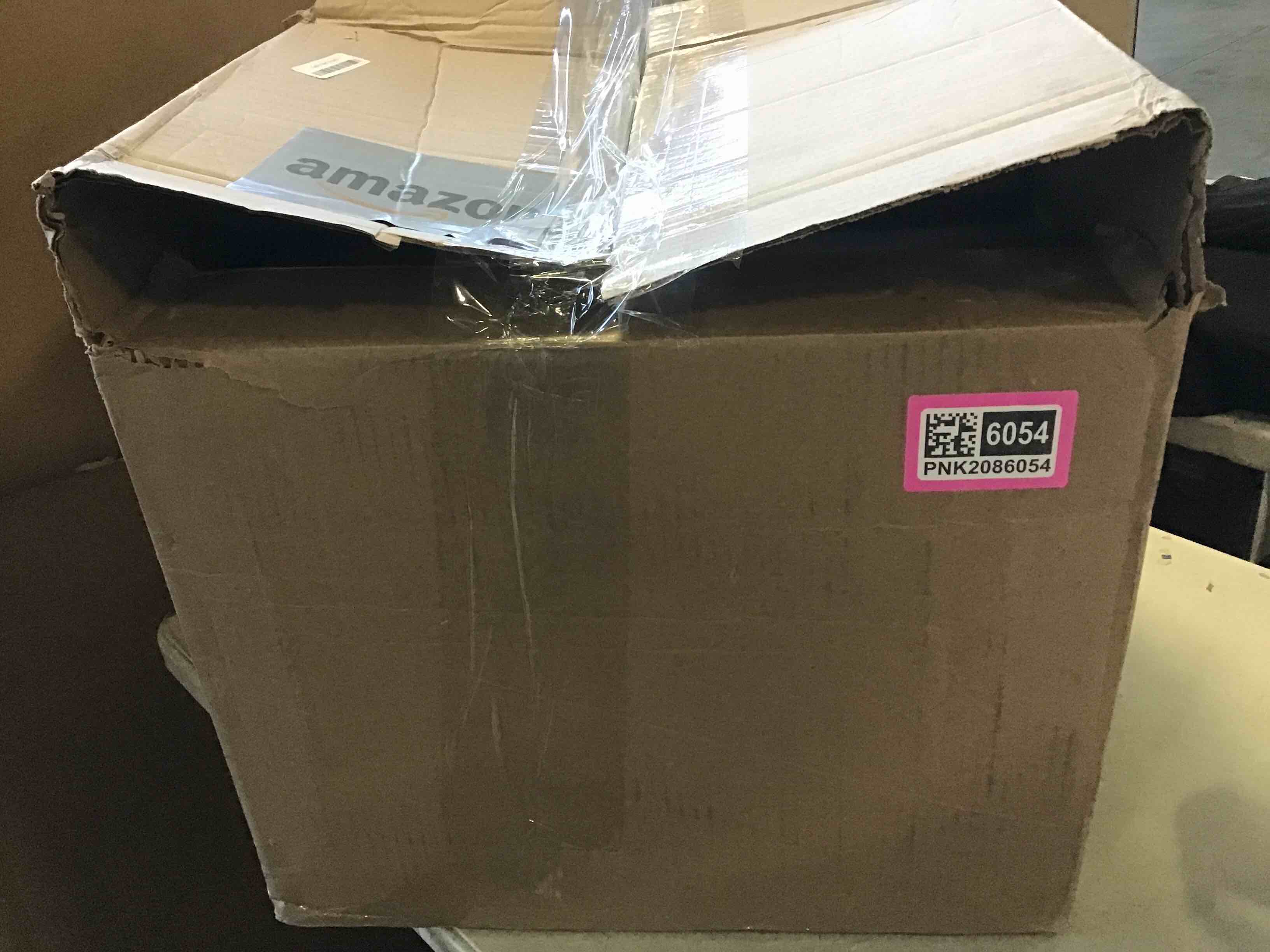 https://s3.amazonaws.com/lotting-images-prod/bidfta/PNK2086054_1738075445806.jpeg
