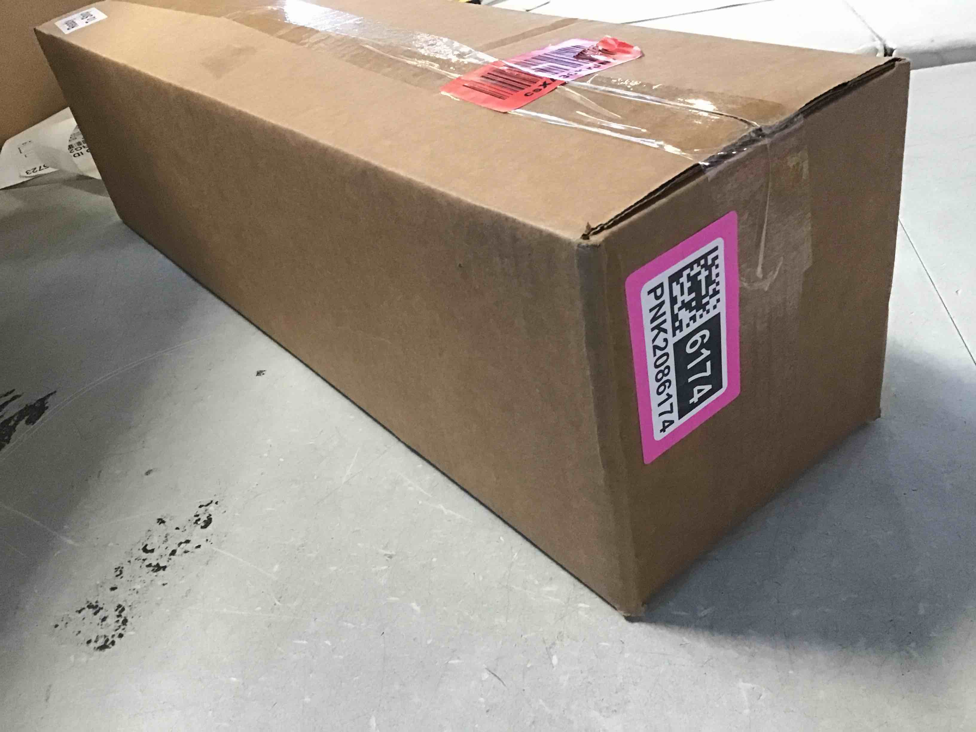 https://s3.amazonaws.com/lotting-images-prod/bidfta/PNK2086174_1738093521996.jpeg
