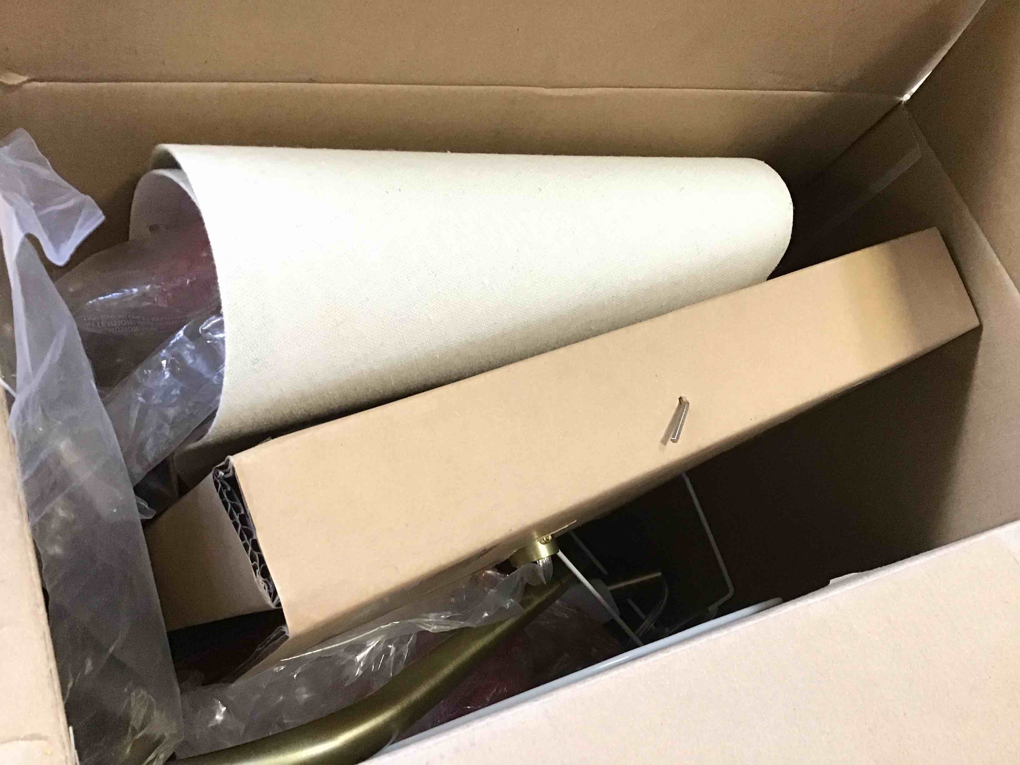 https://s3.amazonaws.com/lotting-images-prod/bidfta/PNK2088134_1738871187812.jpeg