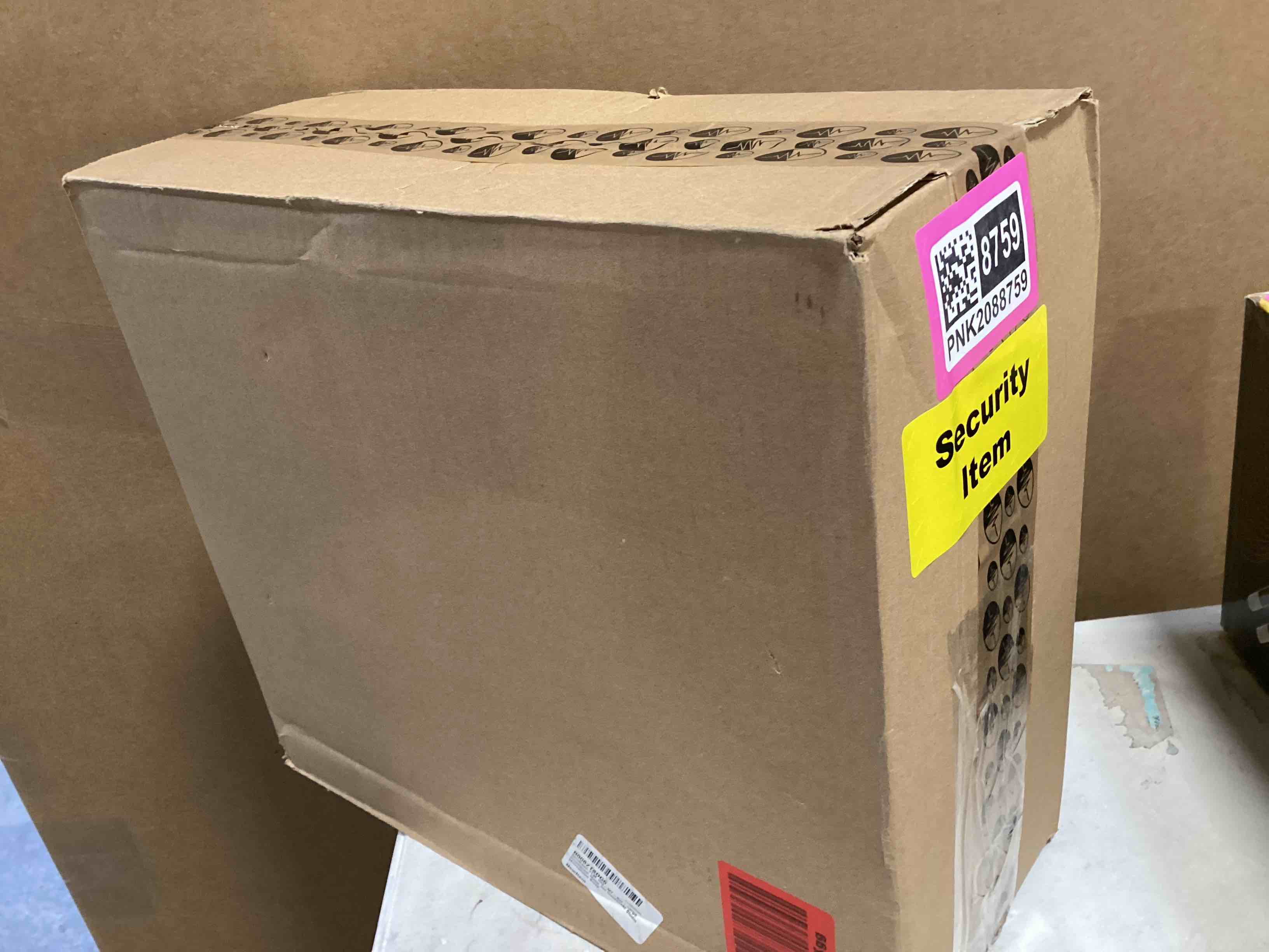 https://s3.amazonaws.com/lotting-images-prod/bidfta/PNK2088759_1739298697092.jpeg