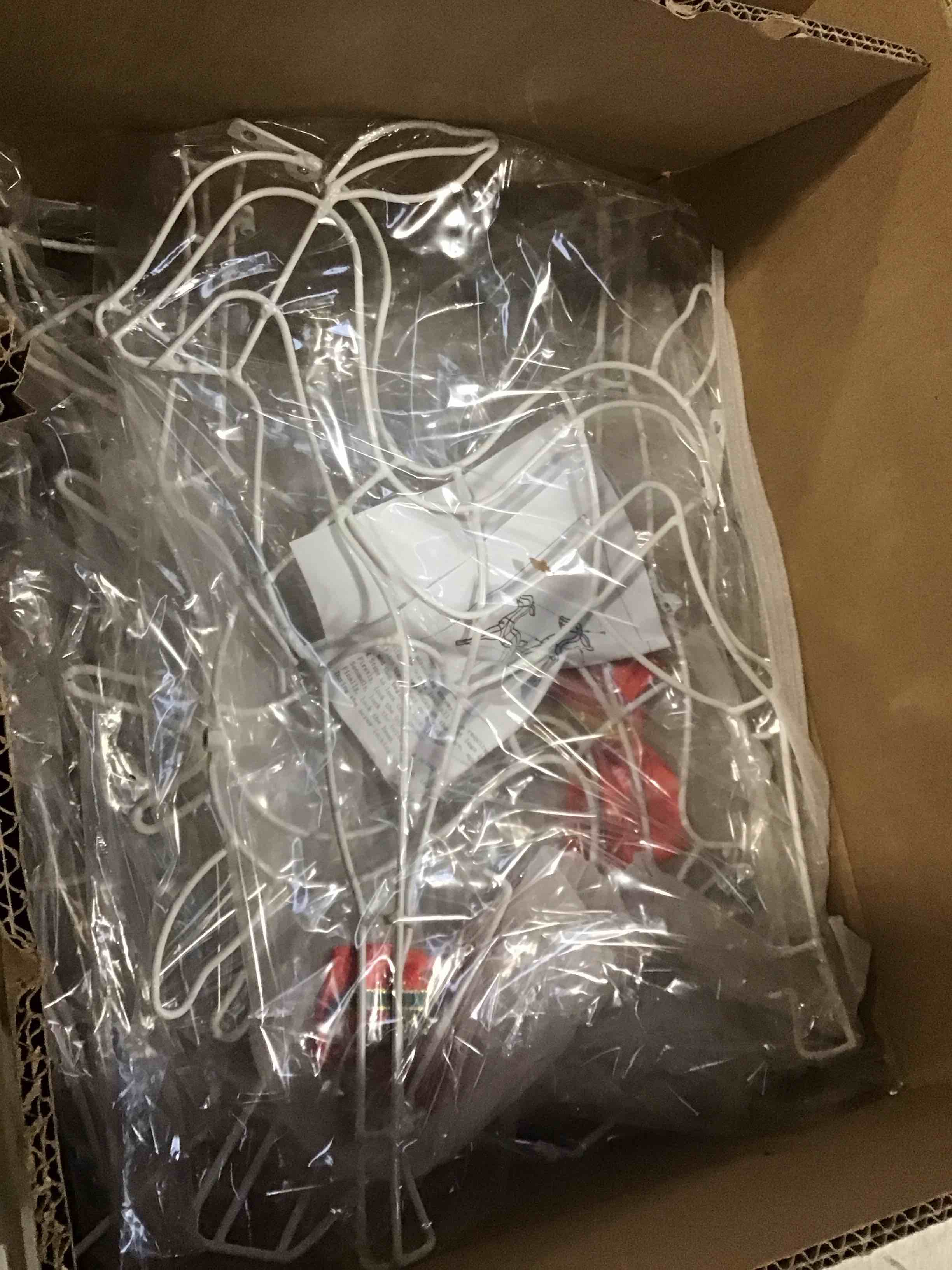 https://s3.amazonaws.com/lotting-images-prod/bidfta/PNK2089180_1738243075204.jpeg