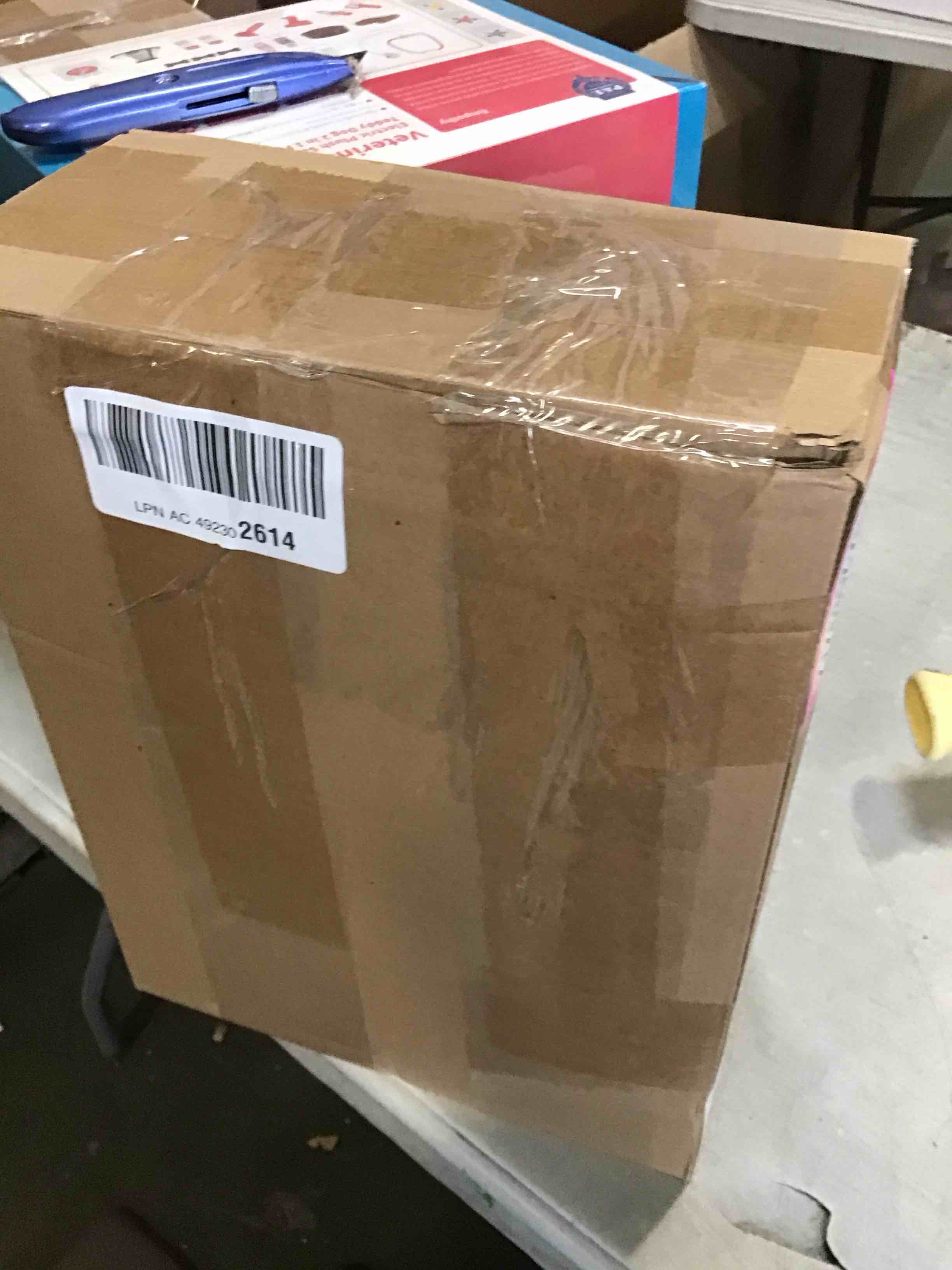 https://s3.amazonaws.com/lotting-images-prod/bidfta/PNK2089272_1738250598093.jpeg