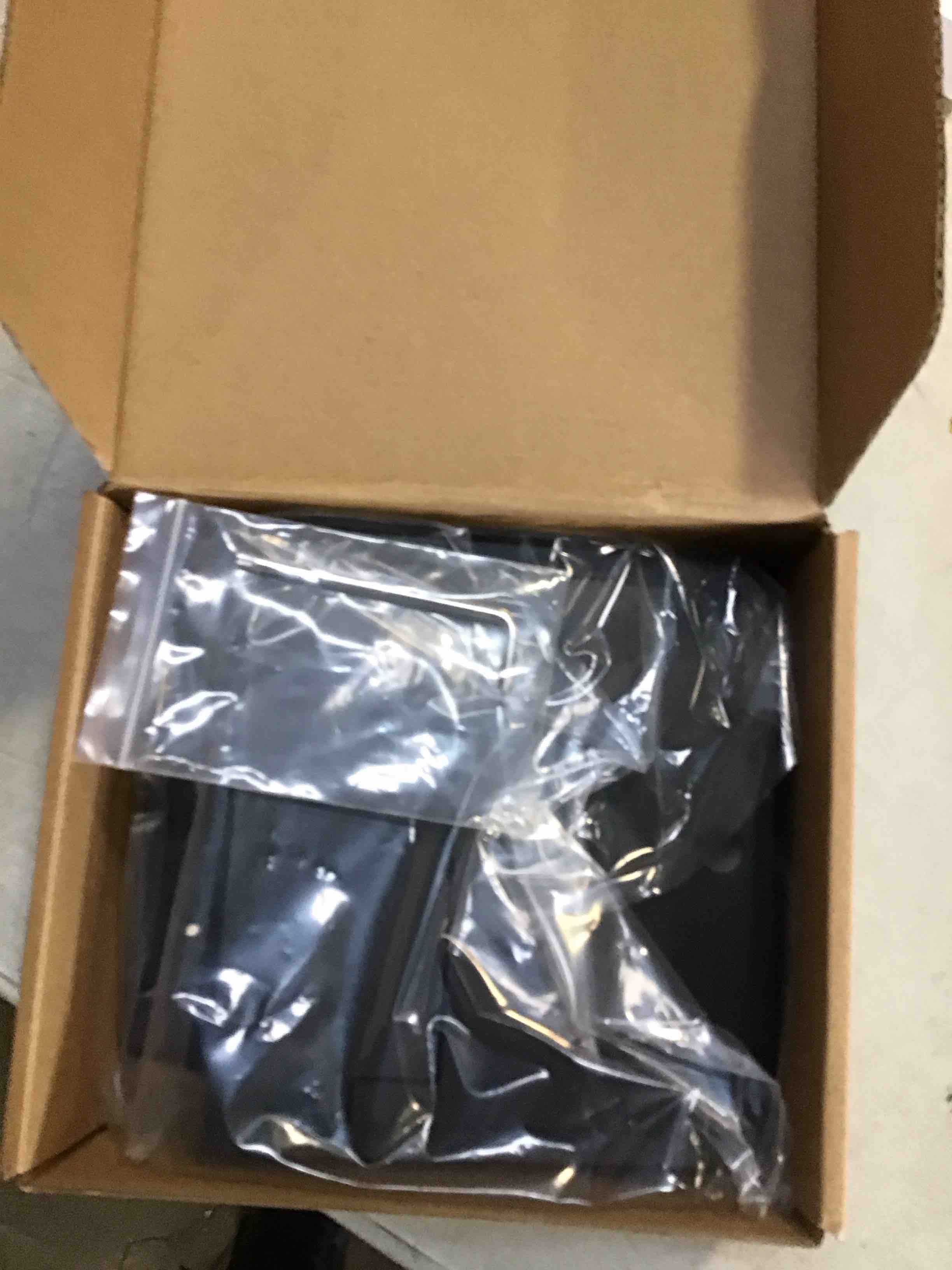 https://s3.amazonaws.com/lotting-images-prod/bidfta/PNK2089743_1738348816908.jpeg