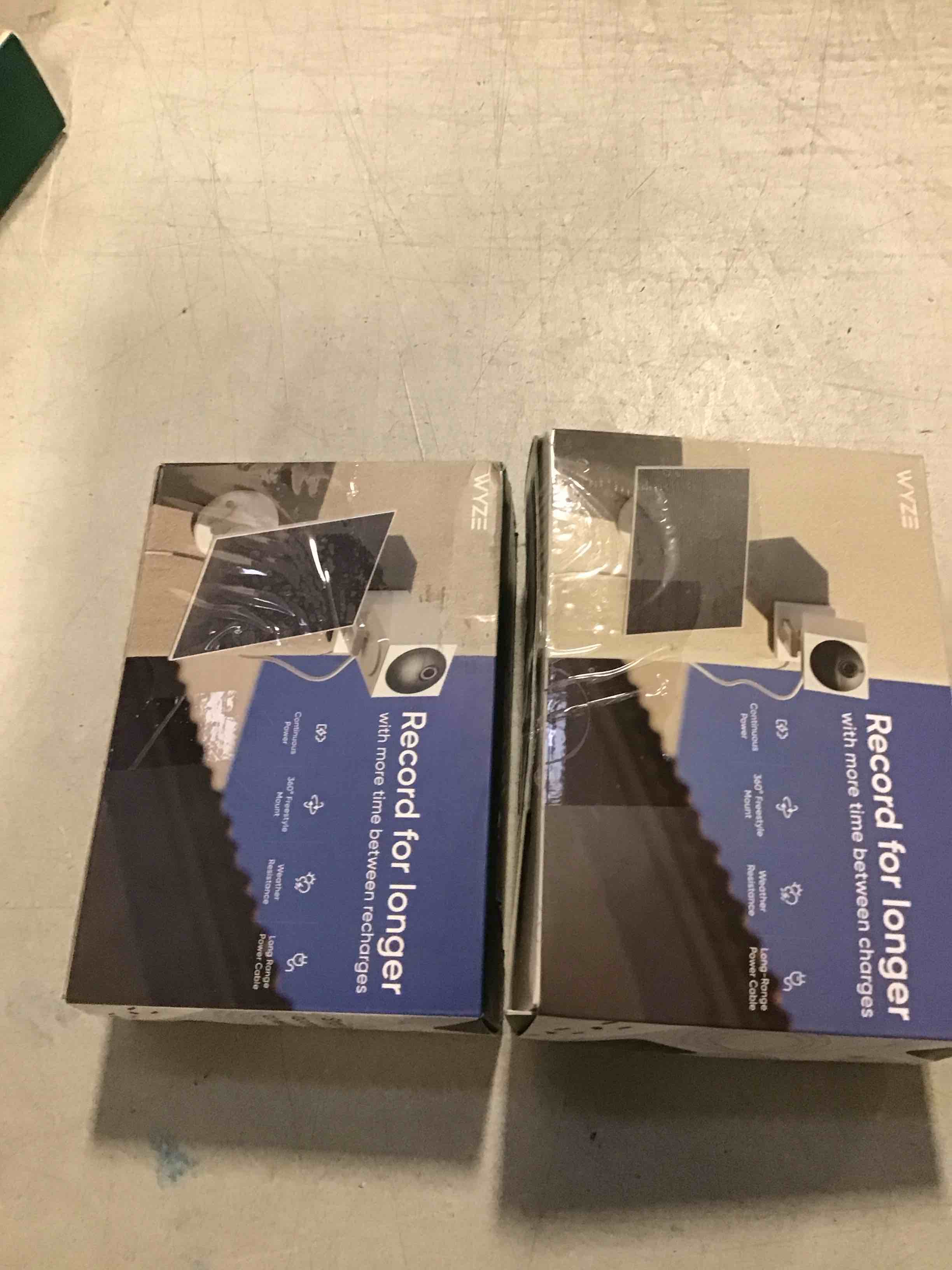 https://s3.amazonaws.com/lotting-images-prod/bidfta/PNK2090675_1738762867612.jpeg