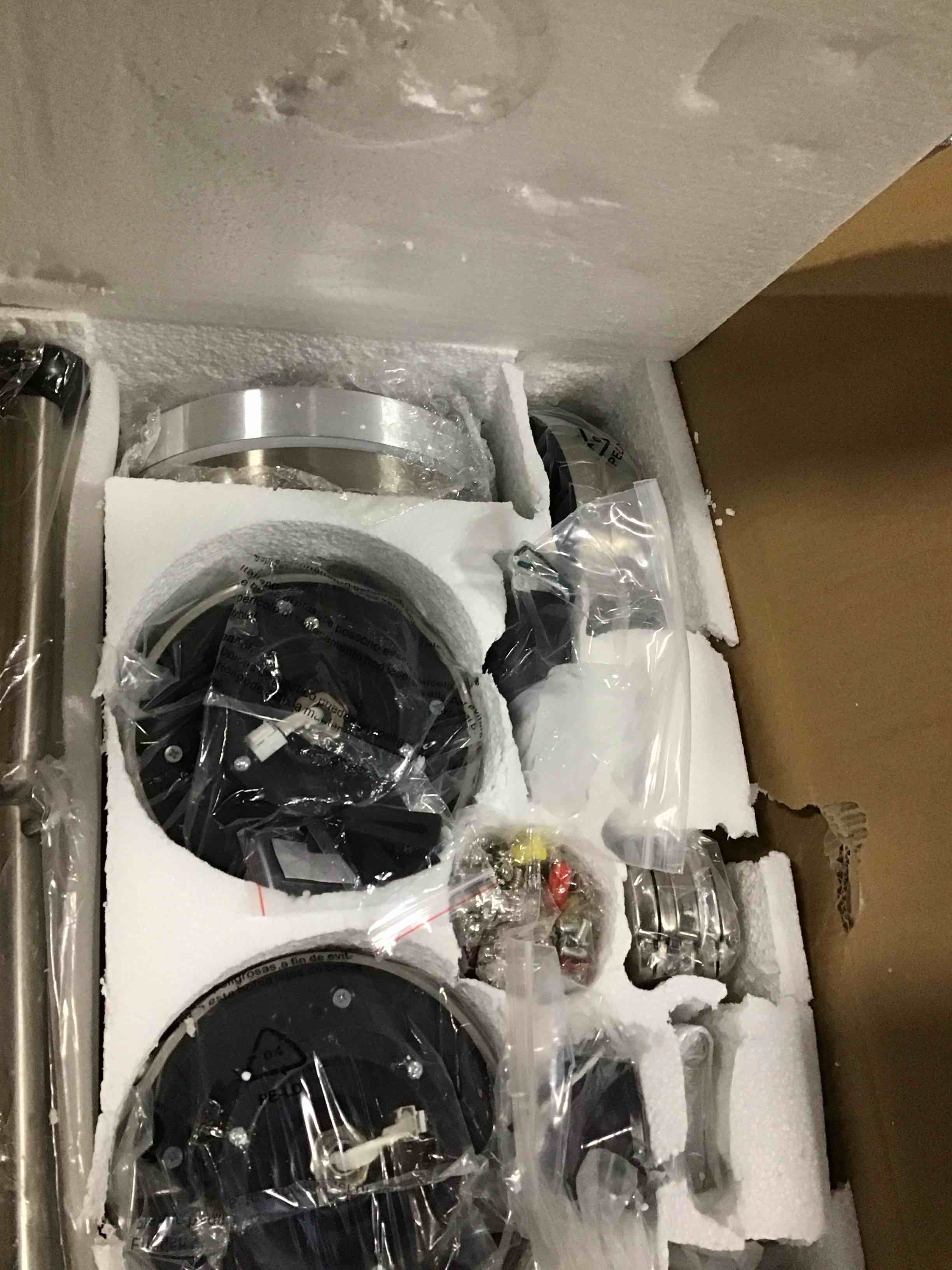 https://s3.amazonaws.com/lotting-images-prod/bidfta/PNK2091899_1739279290434.jpeg