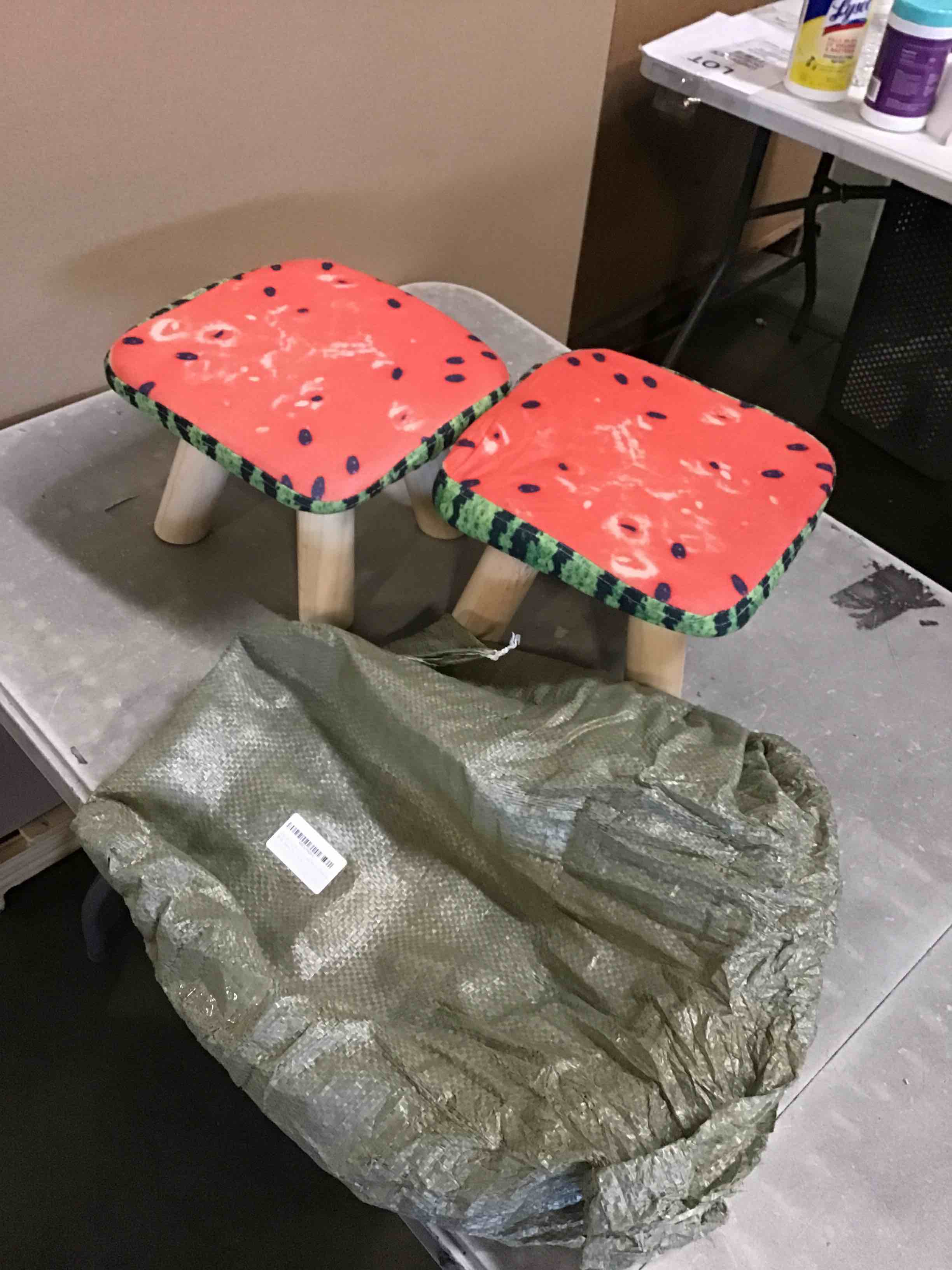 https://s3.amazonaws.com/lotting-images-prod/bidfta/PNK2092073_1738181501157.jpeg
