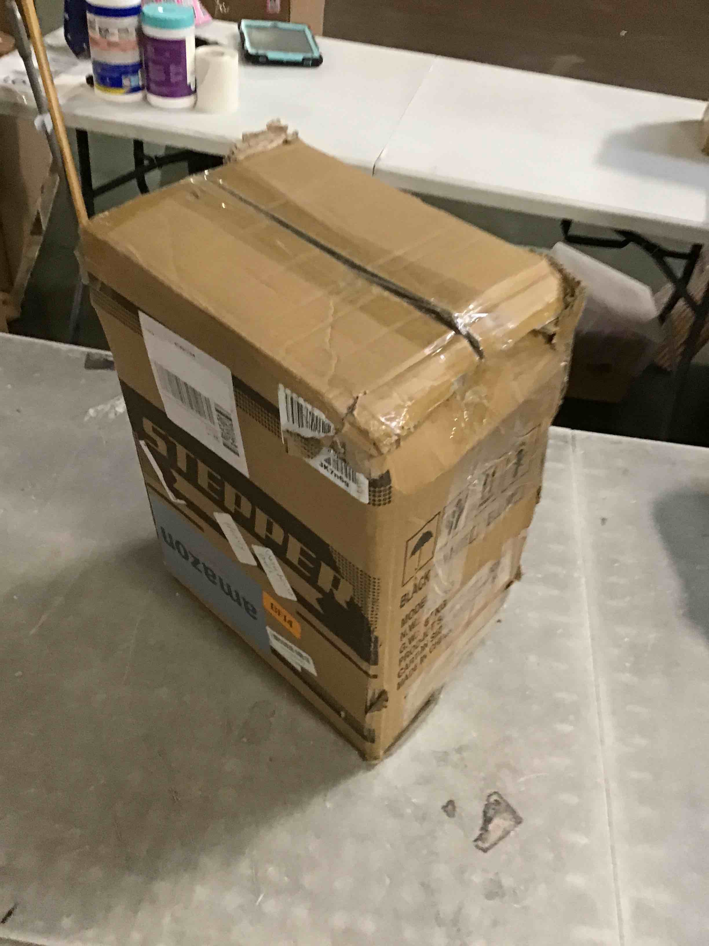 https://s3.amazonaws.com/lotting-images-prod/bidfta/PNK2092207_1738266850235.jpeg