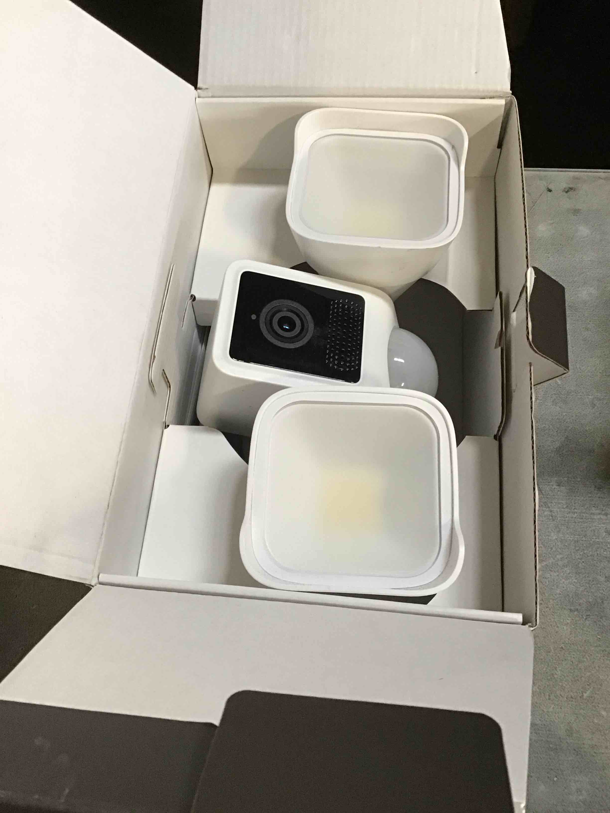 https://s3.amazonaws.com/lotting-images-prod/bidfta/PNK2092825_1738692771159.jpeg