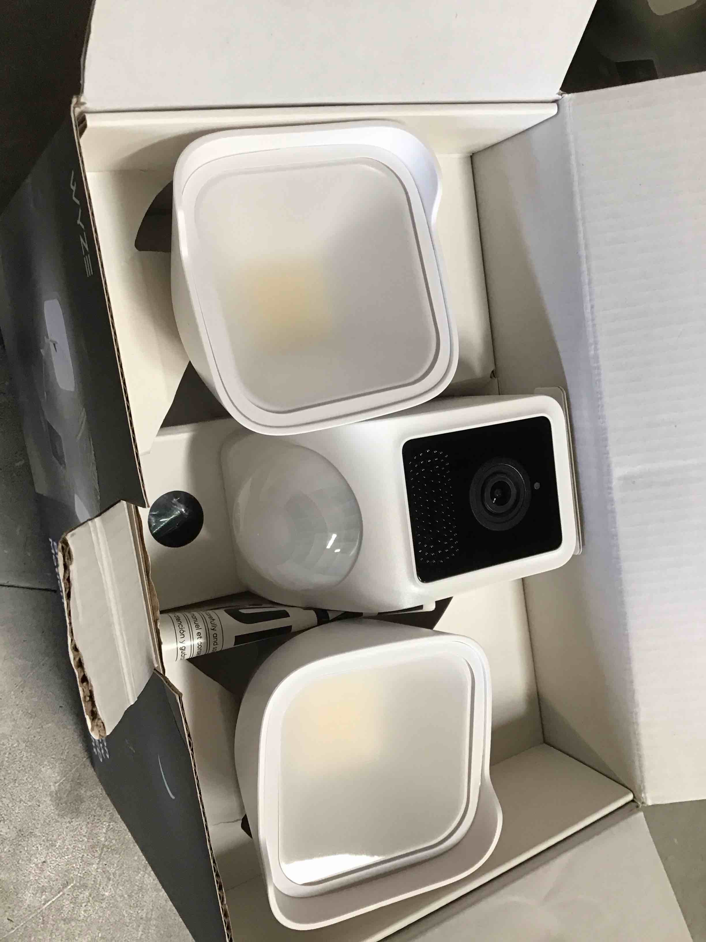 https://s3.amazonaws.com/lotting-images-prod/bidfta/PNK2092891_1738696760442.jpeg