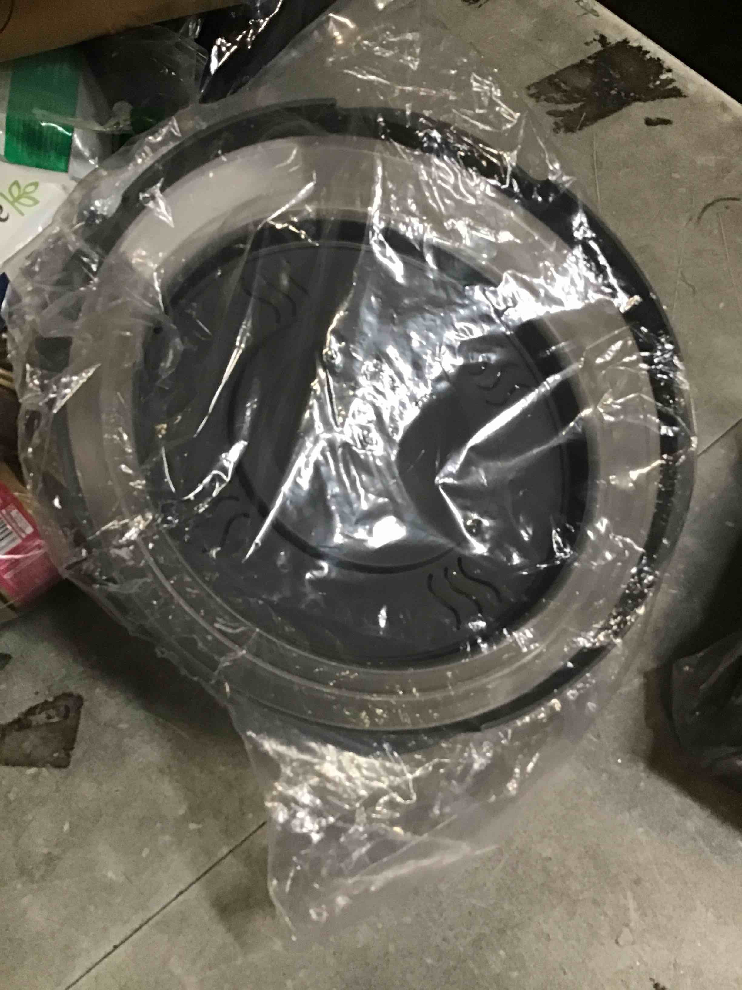 https://s3.amazonaws.com/lotting-images-prod/bidfta/PNK2093557_1738873870891.jpeg