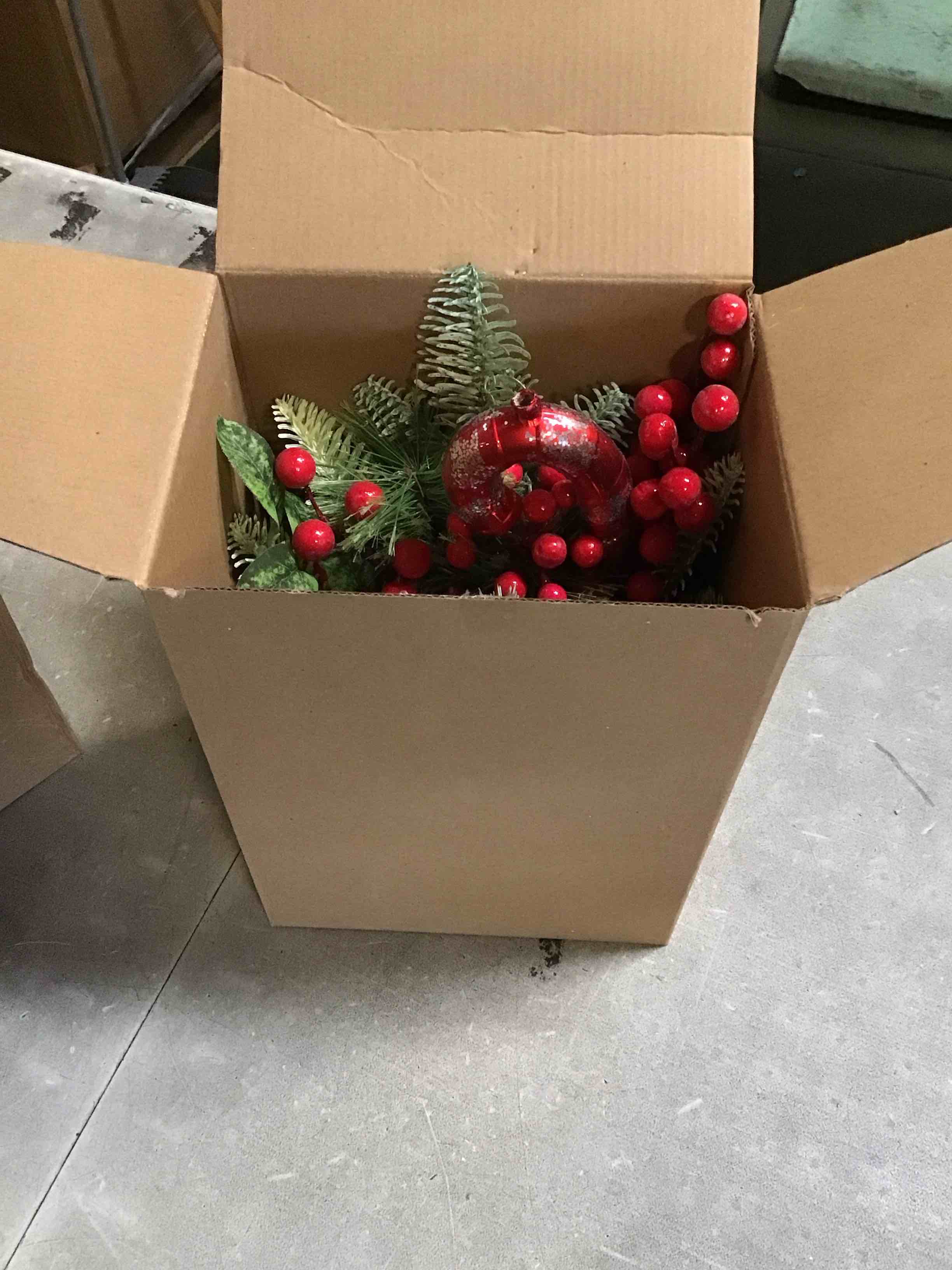 https://s3.amazonaws.com/lotting-images-prod/bidfta/PNK2094158_1739218619497.jpeg