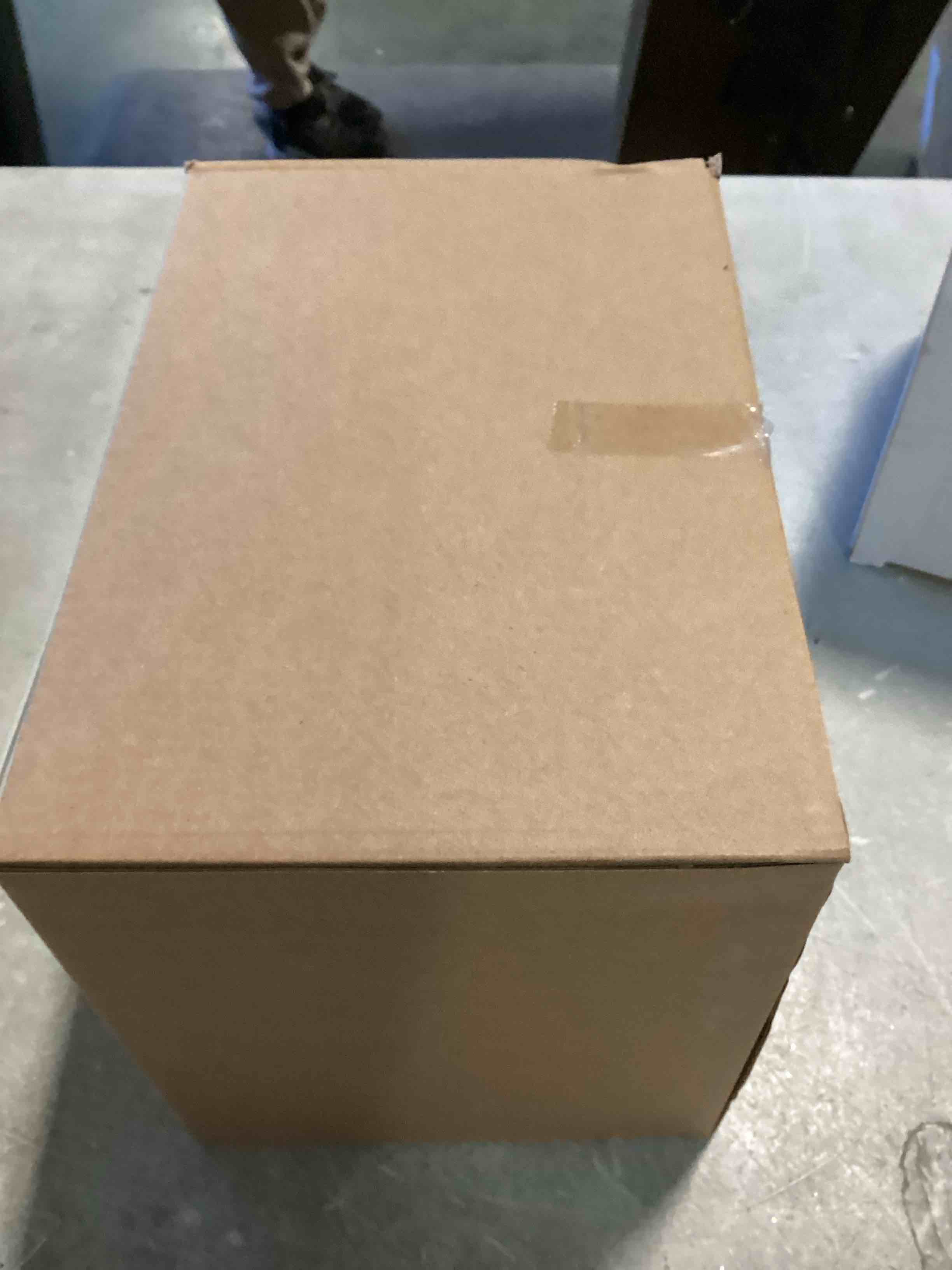 https://s3.amazonaws.com/lotting-images-prod/bidfta/PNK2095009_1738070760179.jpeg