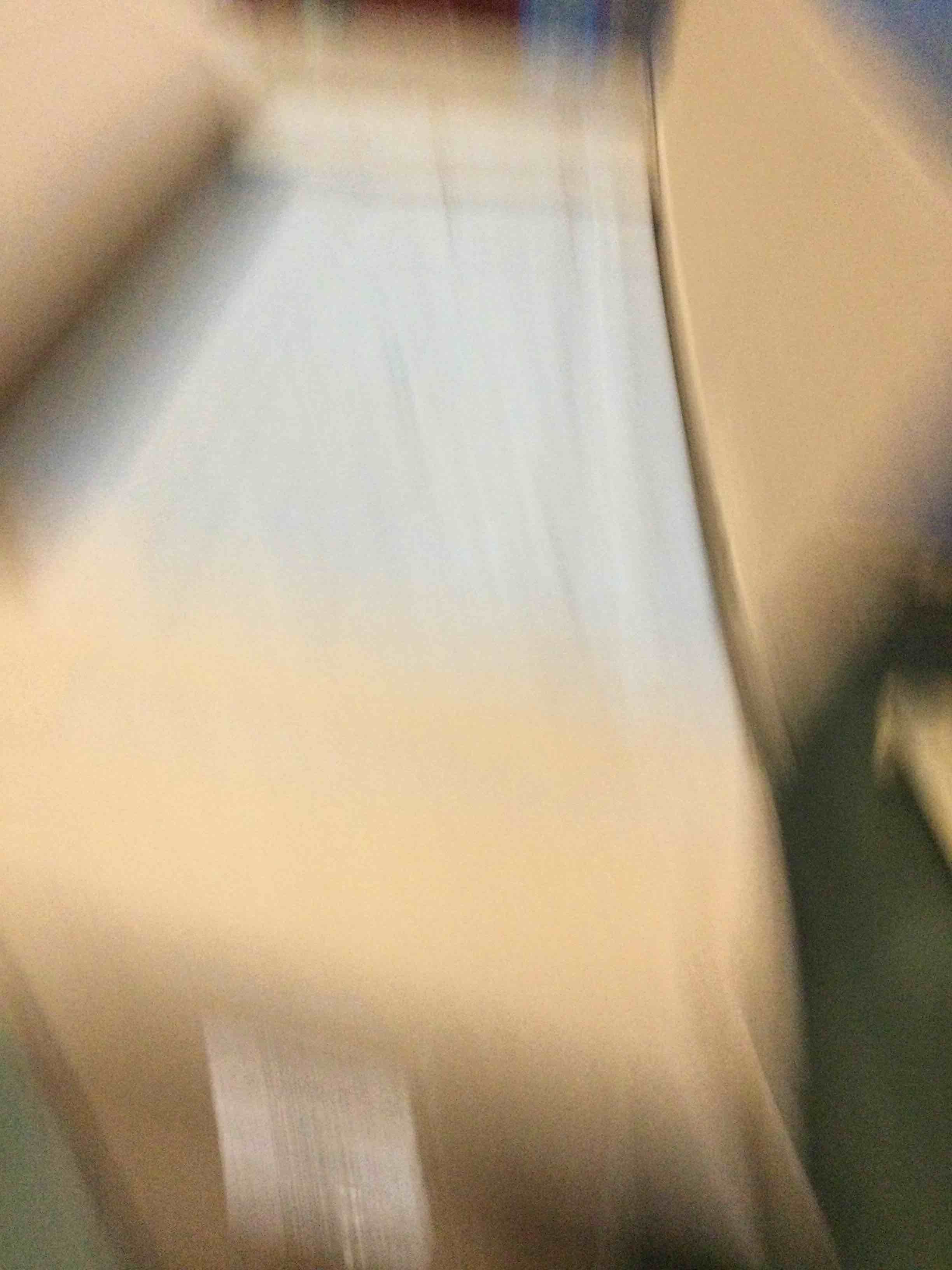 https://s3.amazonaws.com/lotting-images-prod/bidfta/PNK2095994_1738677933353.jpeg