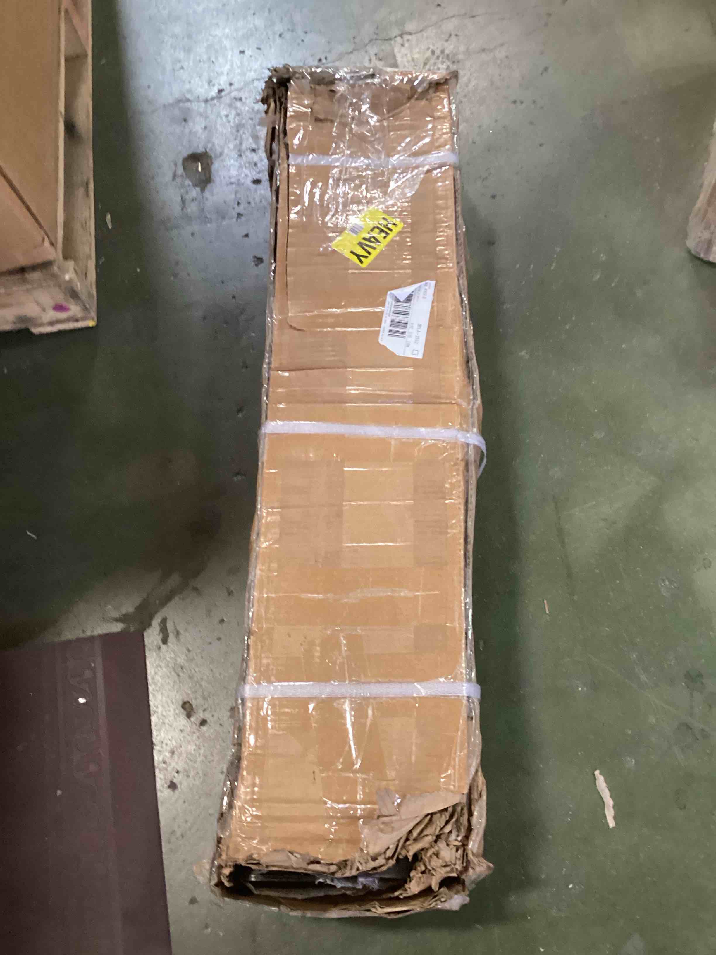 https://s3.amazonaws.com/lotting-images-prod/bidfta/PNK2096918_1740670743513.jpeg