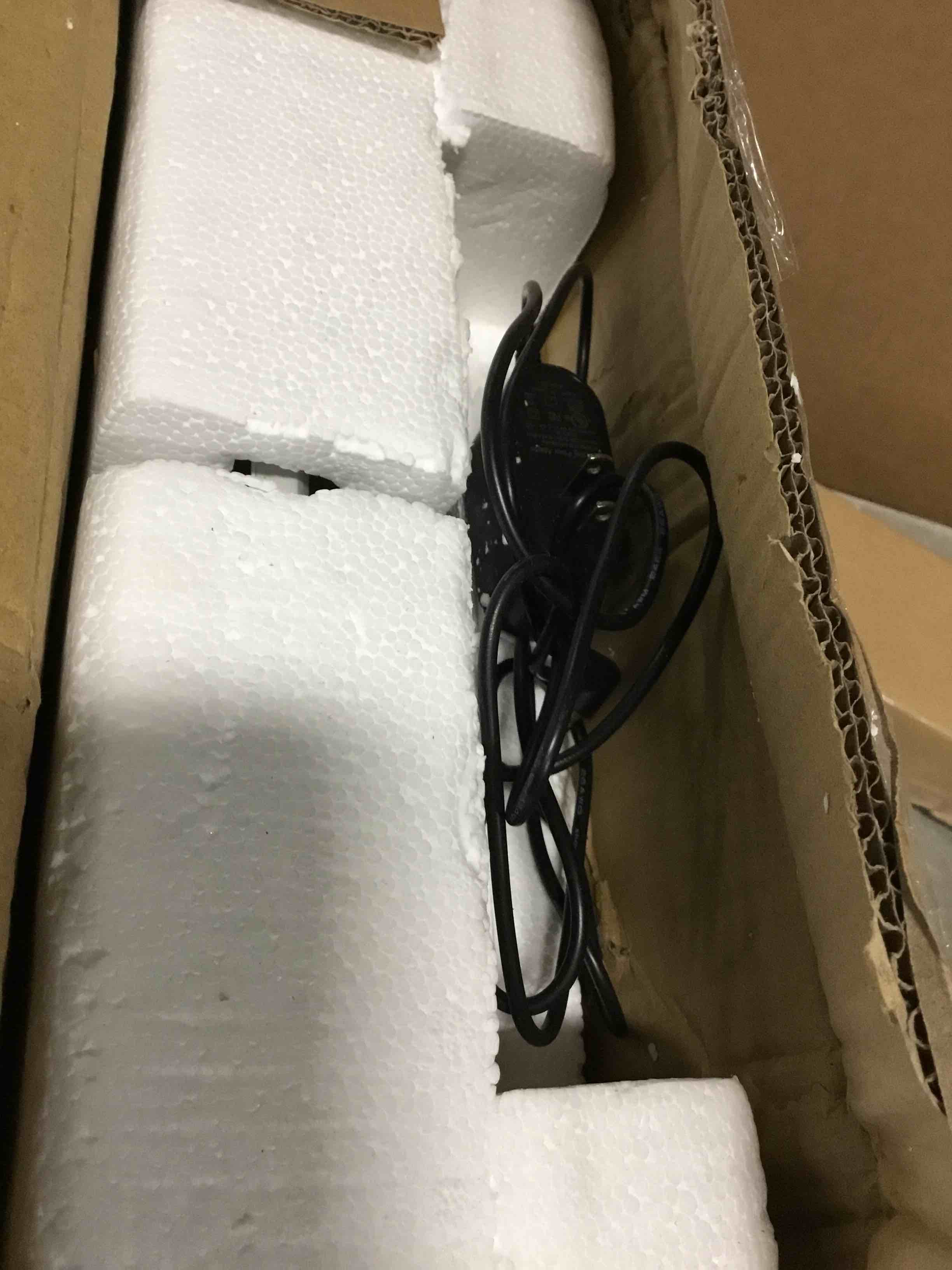 https://s3.amazonaws.com/lotting-images-prod/bidfta/PNK2099893_1739304237457.jpeg