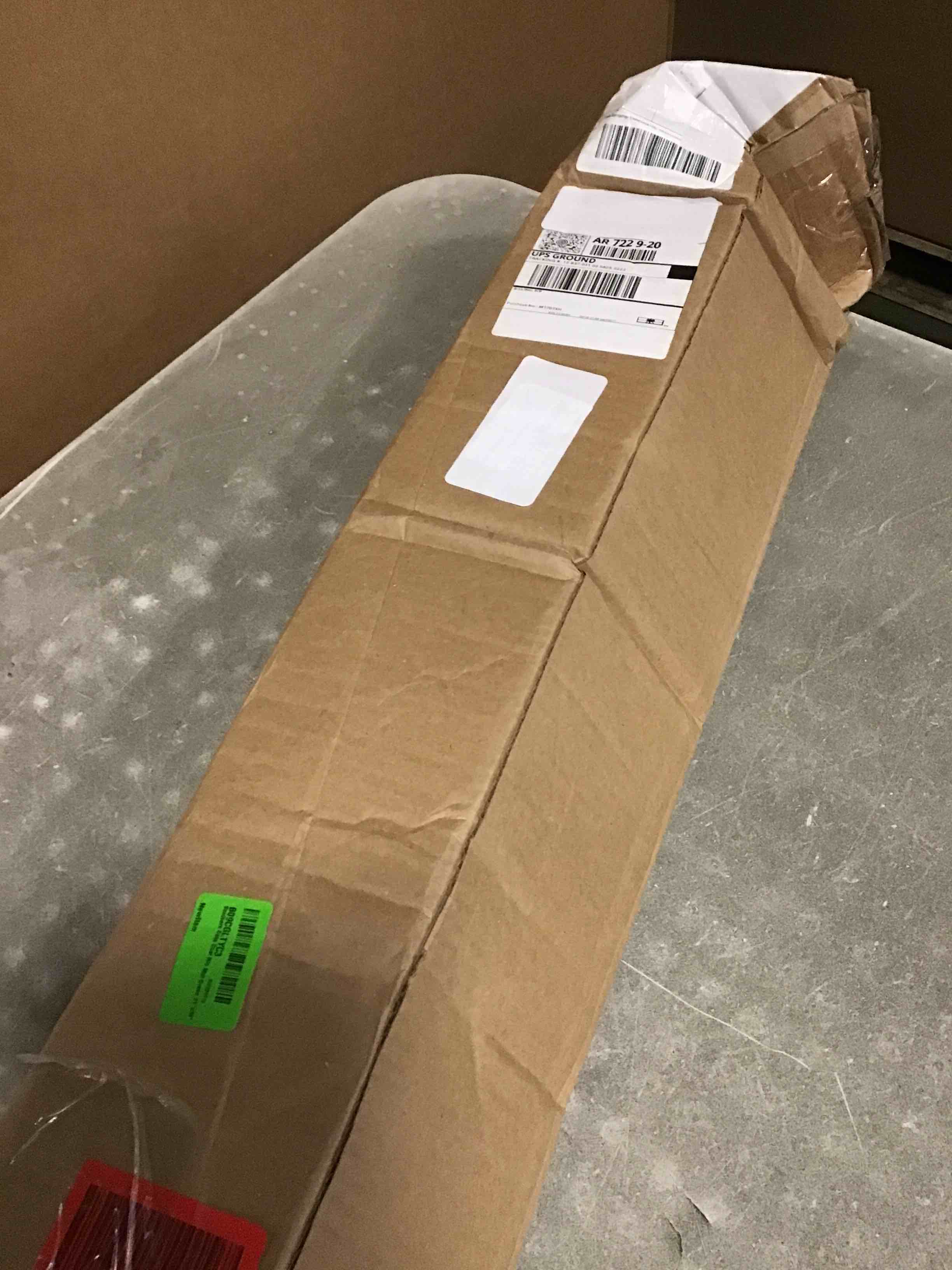 https://s3.amazonaws.com/lotting-images-prod/bidfta/PNK2099964_1739366342847.jpeg
