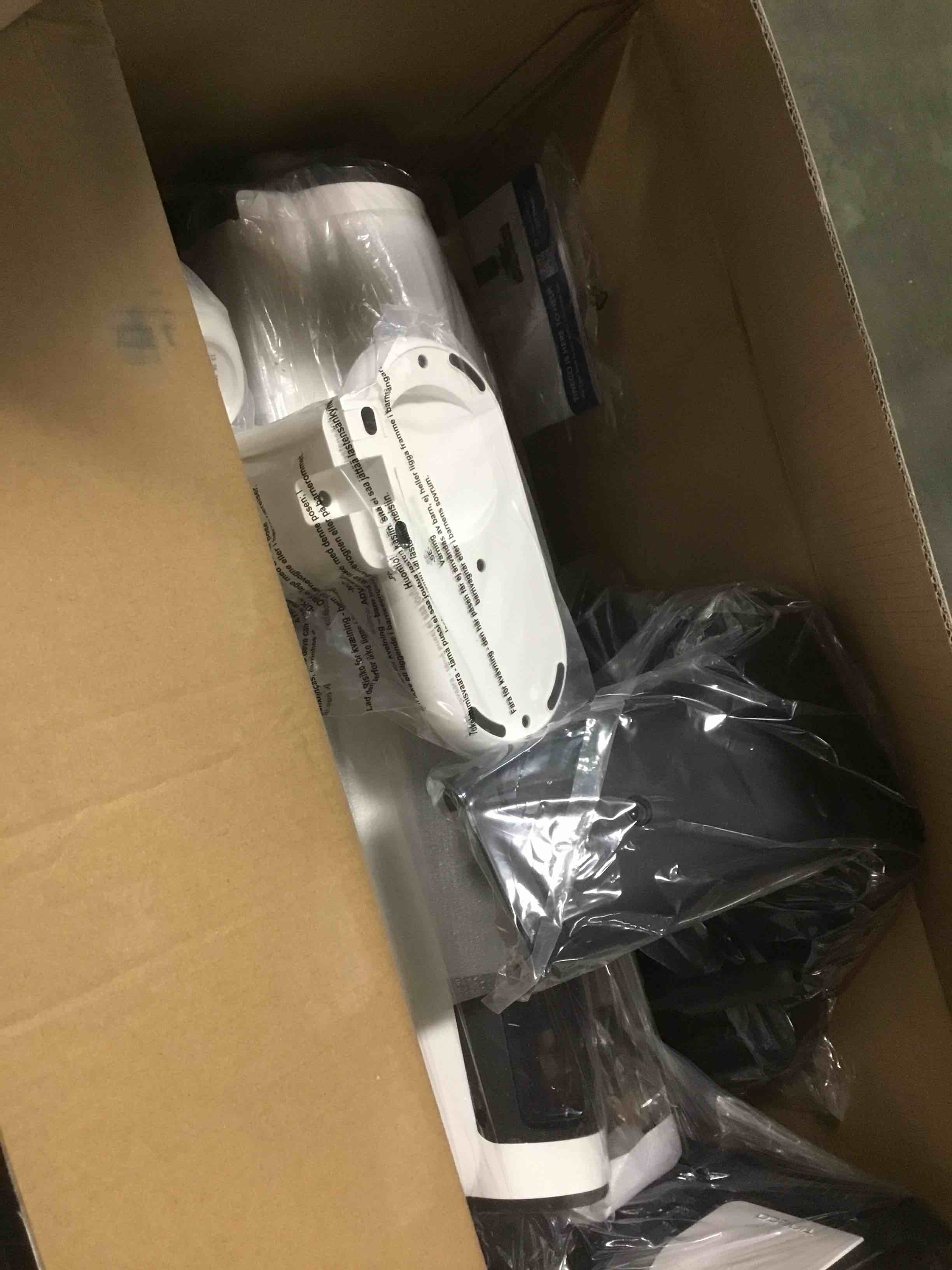 https://s3.amazonaws.com/lotting-images-prod/bidfta/PNK2100261_1739474888294.jpeg