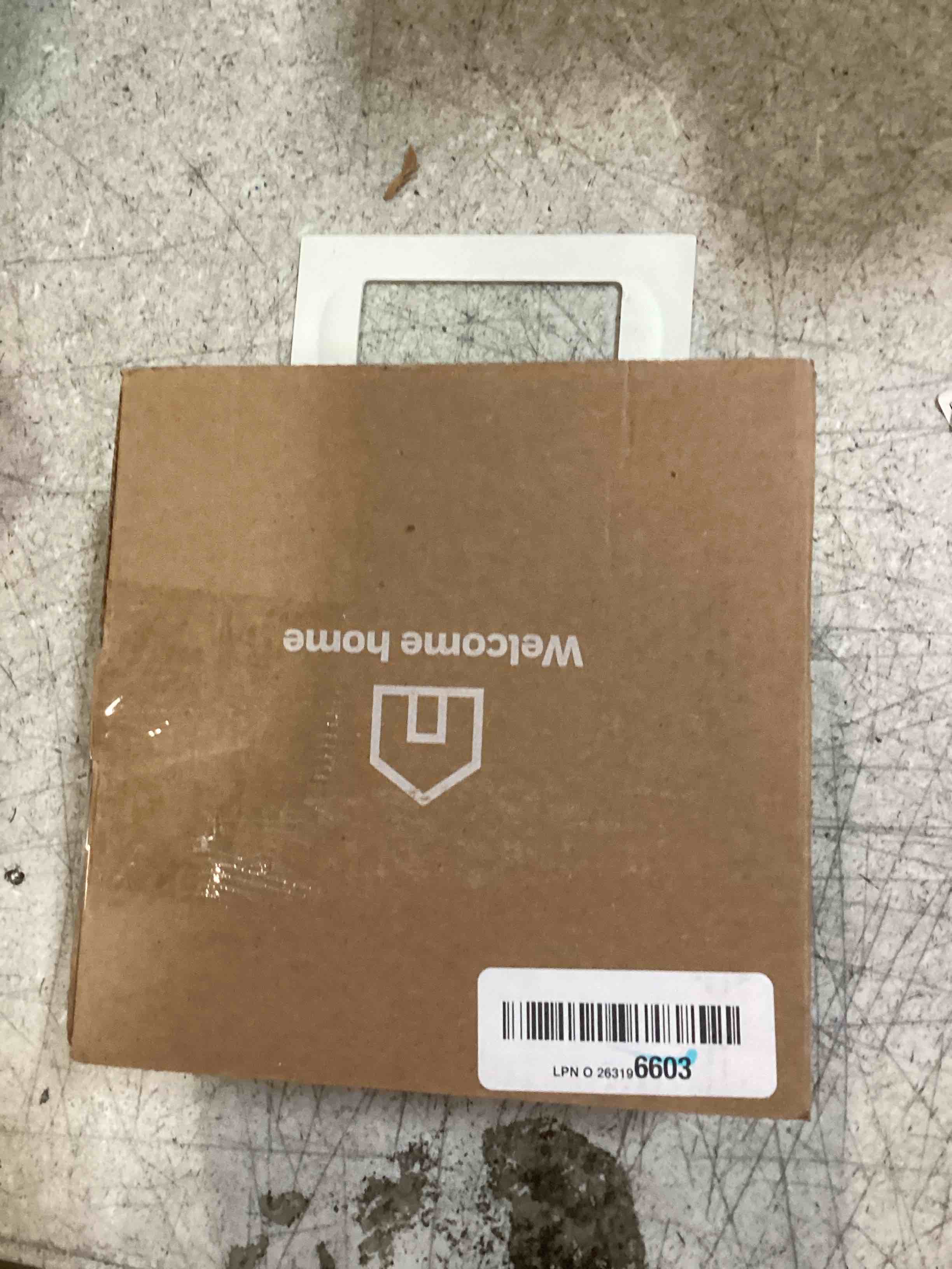 https://s3.amazonaws.com/lotting-images-prod/bidfta/PNK2101825_1738938725282.jpeg