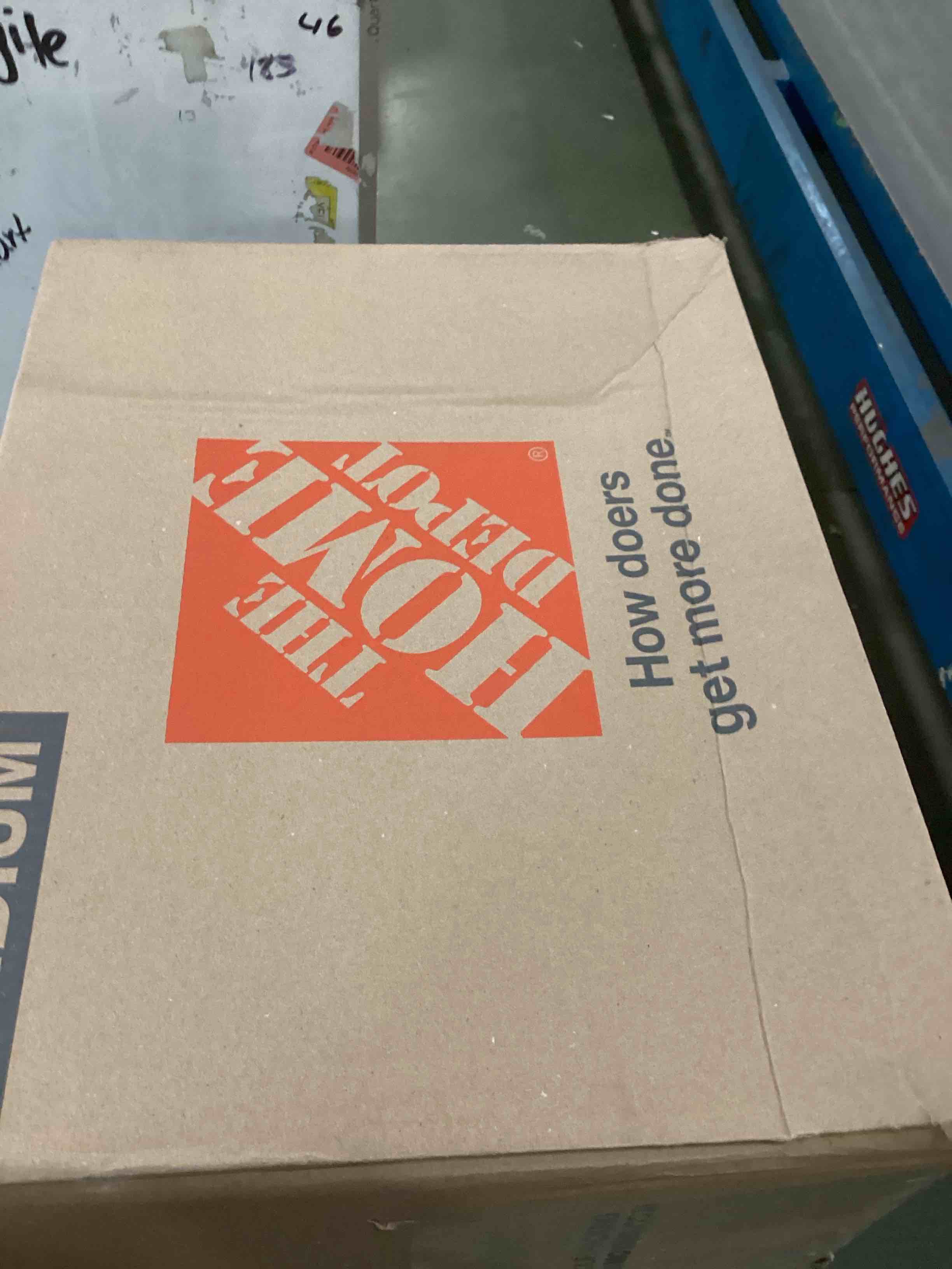 https://s3.amazonaws.com/lotting-images-prod/bidfta/PNK2101963_1739203960736.jpeg