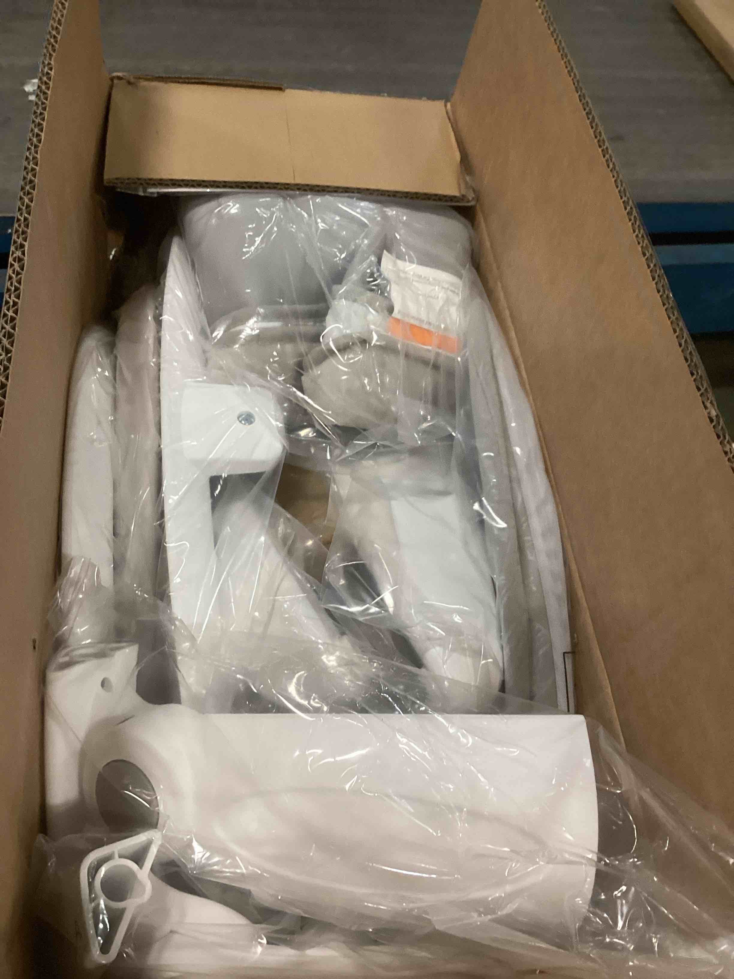 https://s3.amazonaws.com/lotting-images-prod/bidfta/PNK2102650_1739455129327.jpeg