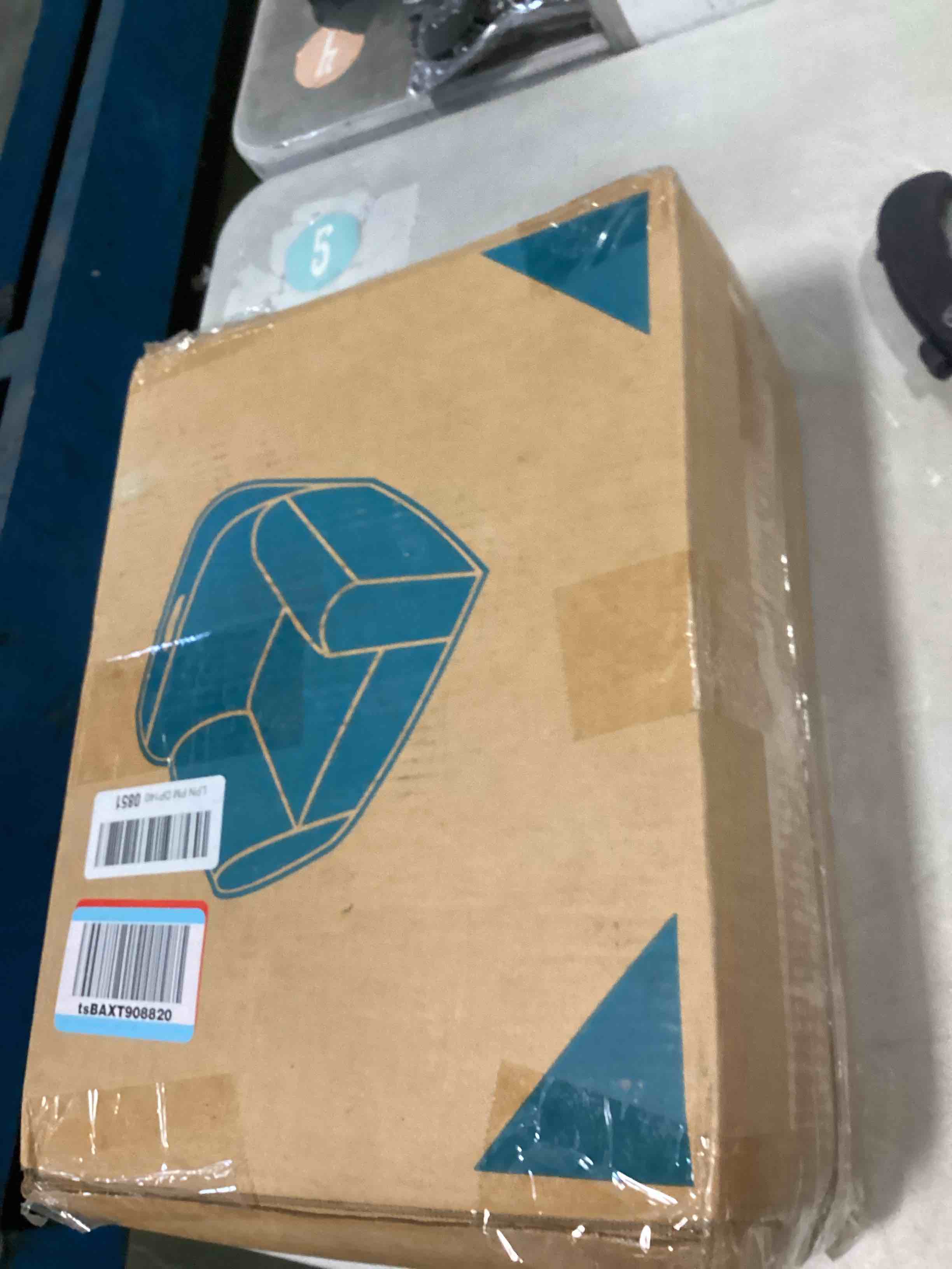 https://s3.amazonaws.com/lotting-images-prod/bidfta/PNK2102822_1739471123950.jpeg