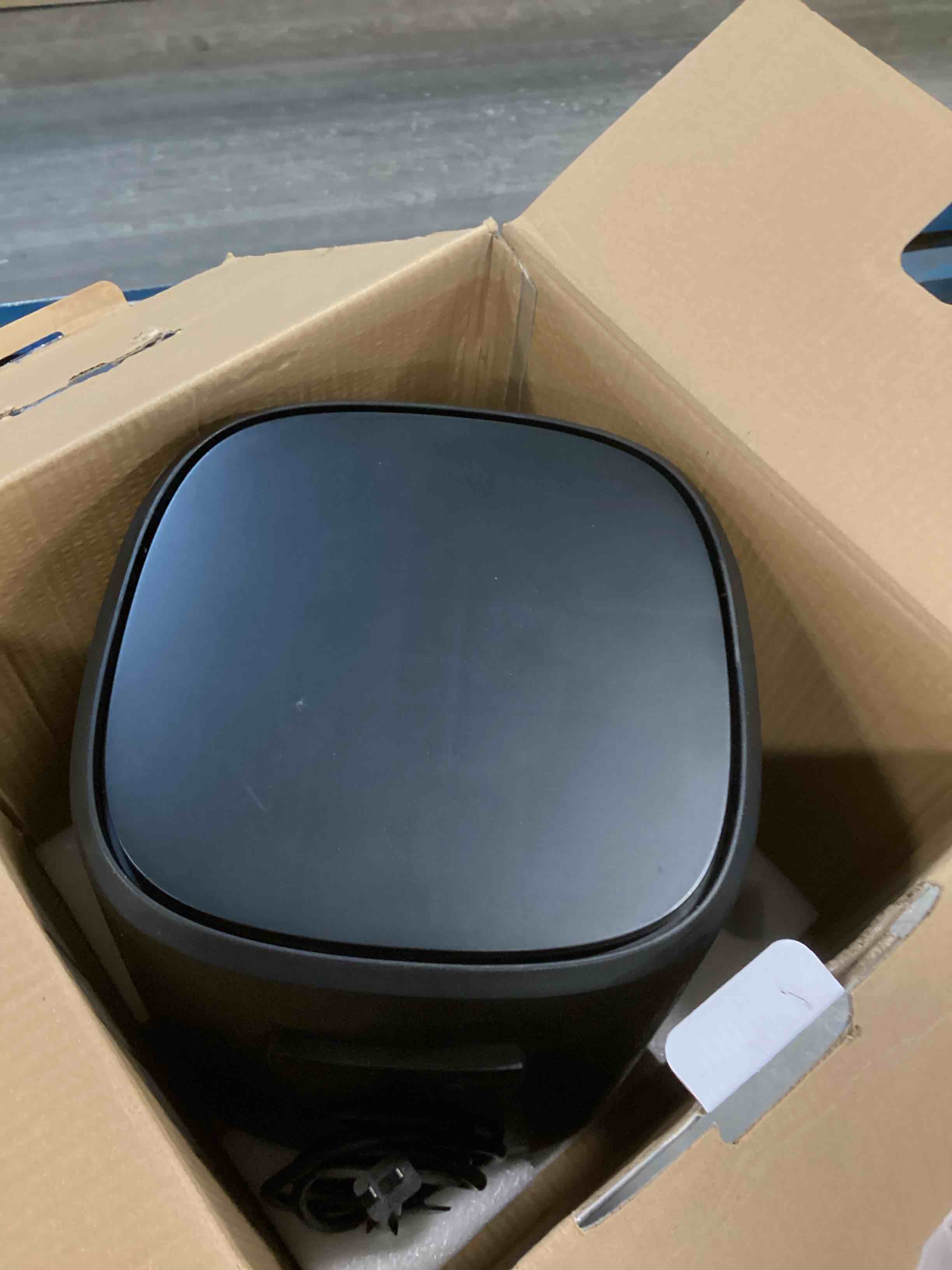 https://s3.amazonaws.com/lotting-images-prod/bidfta/PNK2103352_1739800553257.jpeg