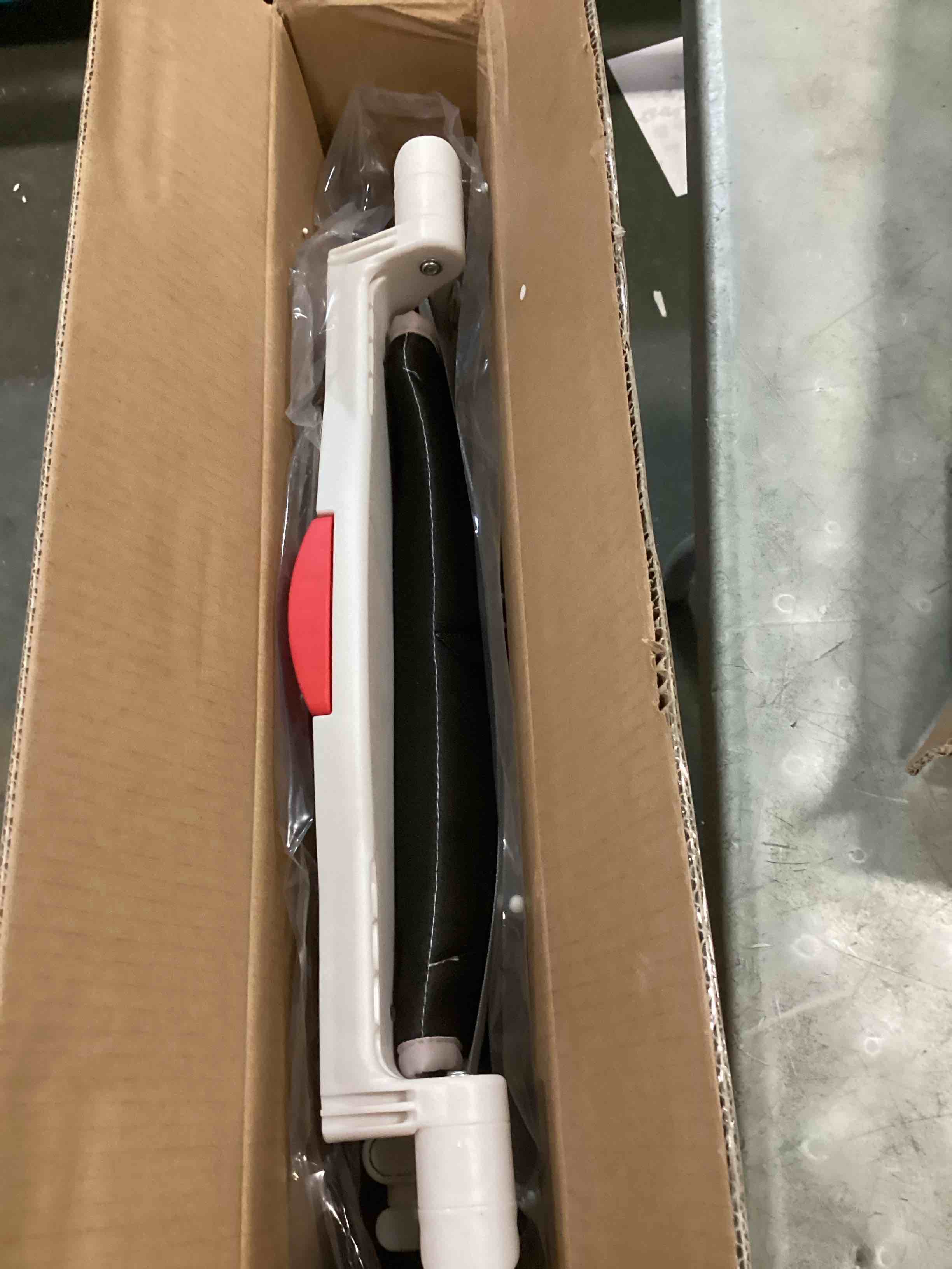 https://s3.amazonaws.com/lotting-images-prod/bidfta/PNK2103625_1739821800730.jpeg