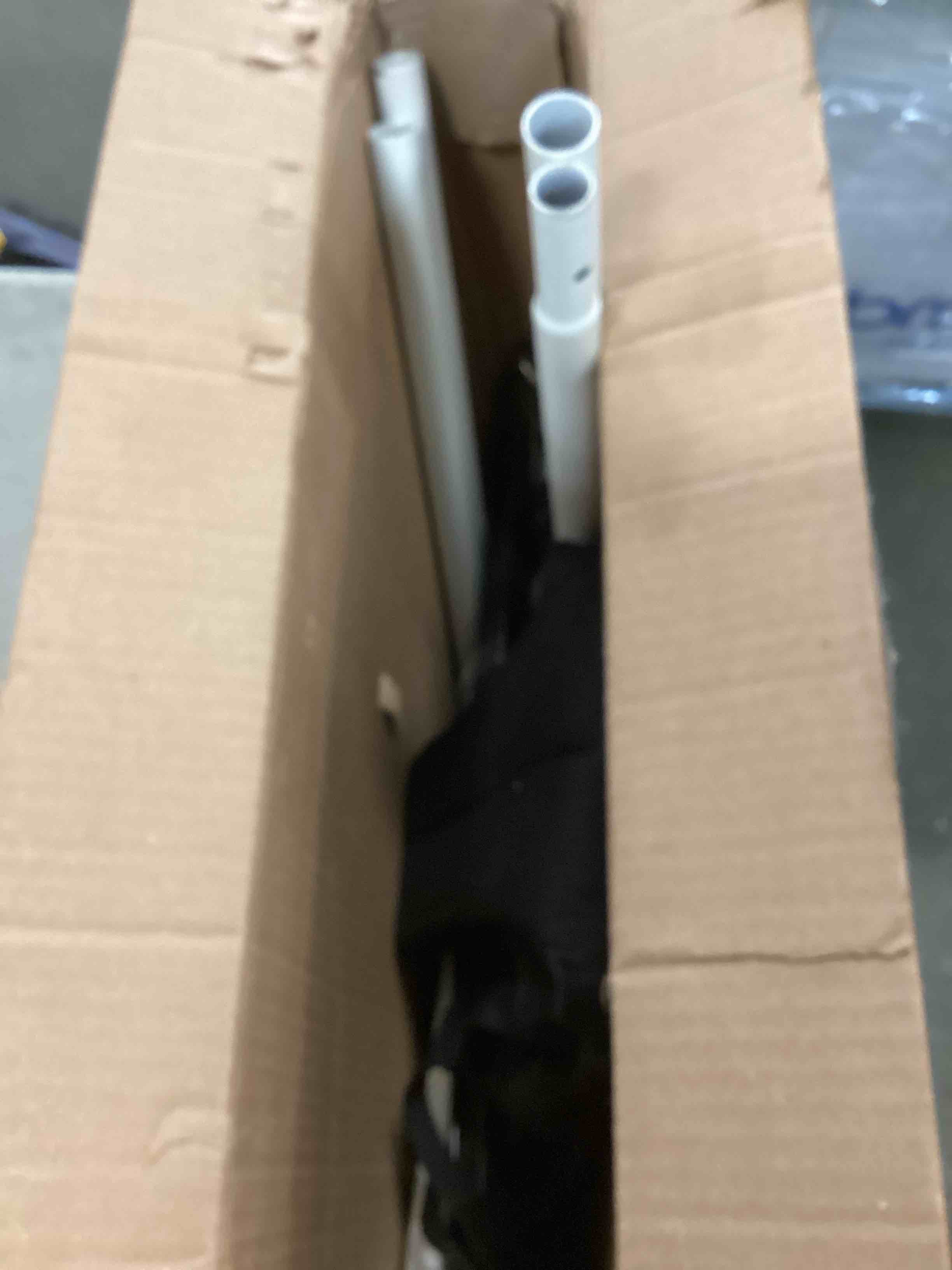 https://s3.amazonaws.com/lotting-images-prod/bidfta/PNK2103635_1739824857559.jpeg