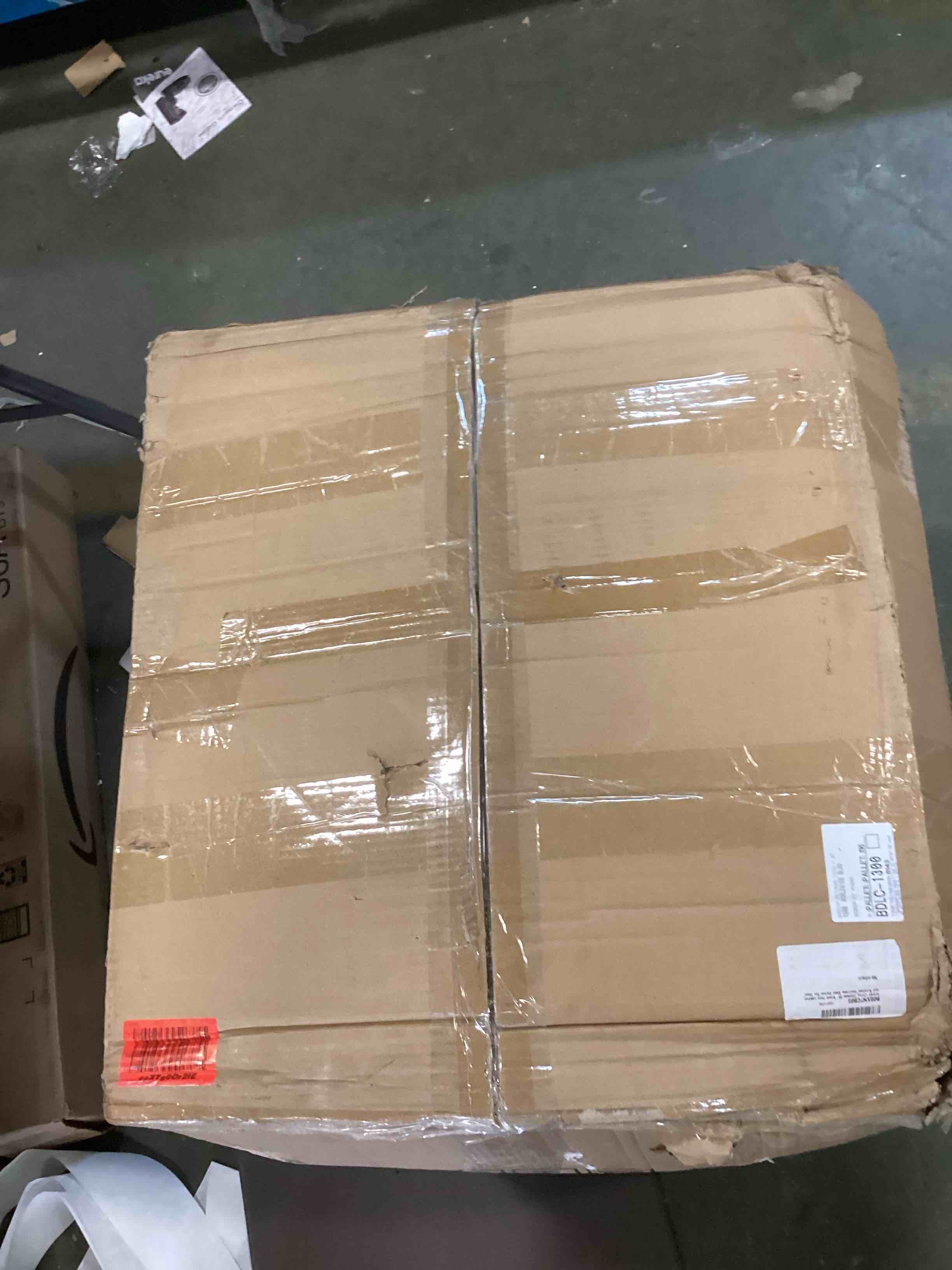 https://s3.amazonaws.com/lotting-images-prod/bidfta/PNK2103774_1739896848032.jpeg