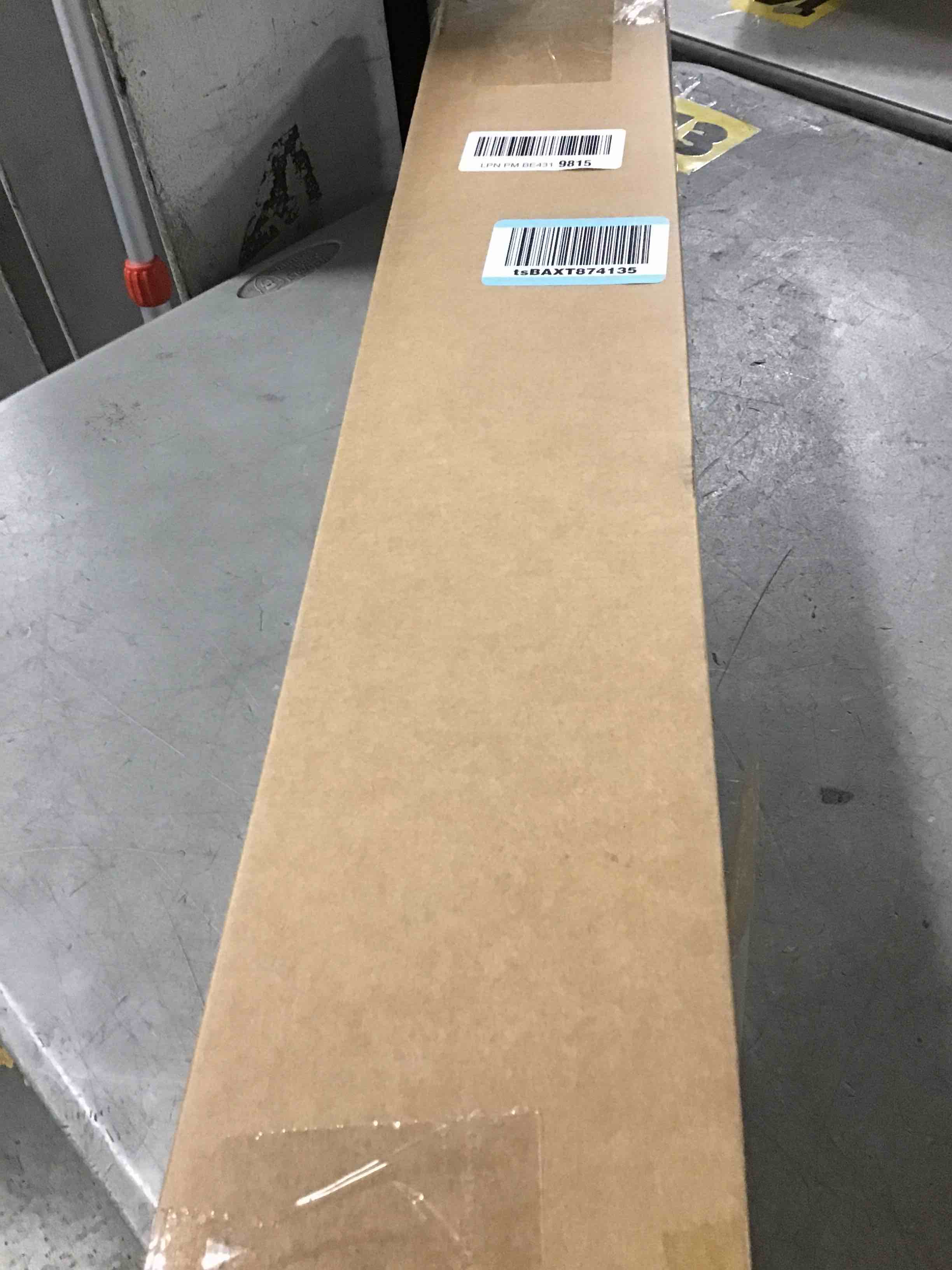 https://s3.amazonaws.com/lotting-images-prod/bidfta/PNK2105394_1739388995104.jpeg