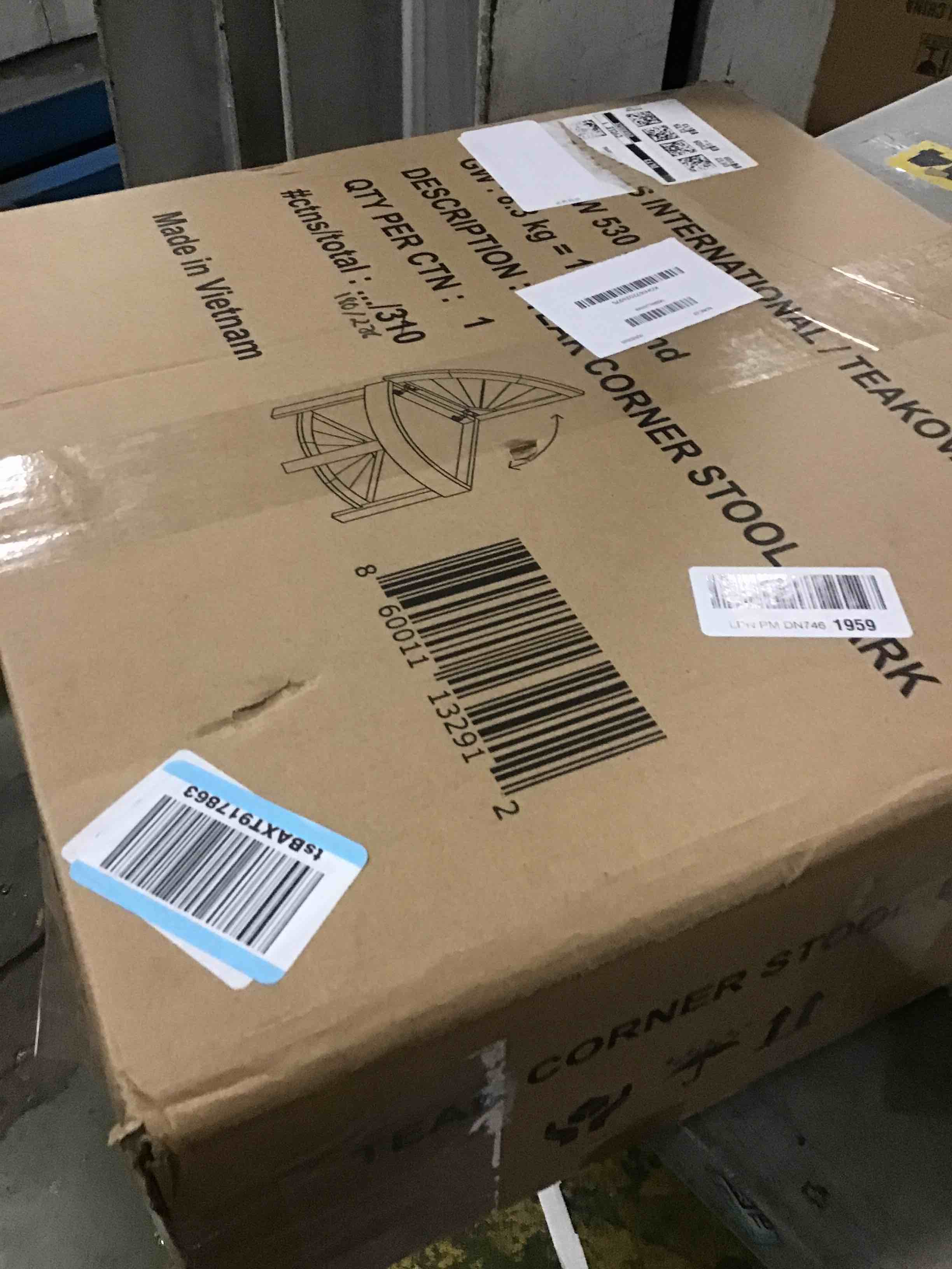 https://s3.amazonaws.com/lotting-images-prod/bidfta/PNK2105405_1739389885136.jpeg