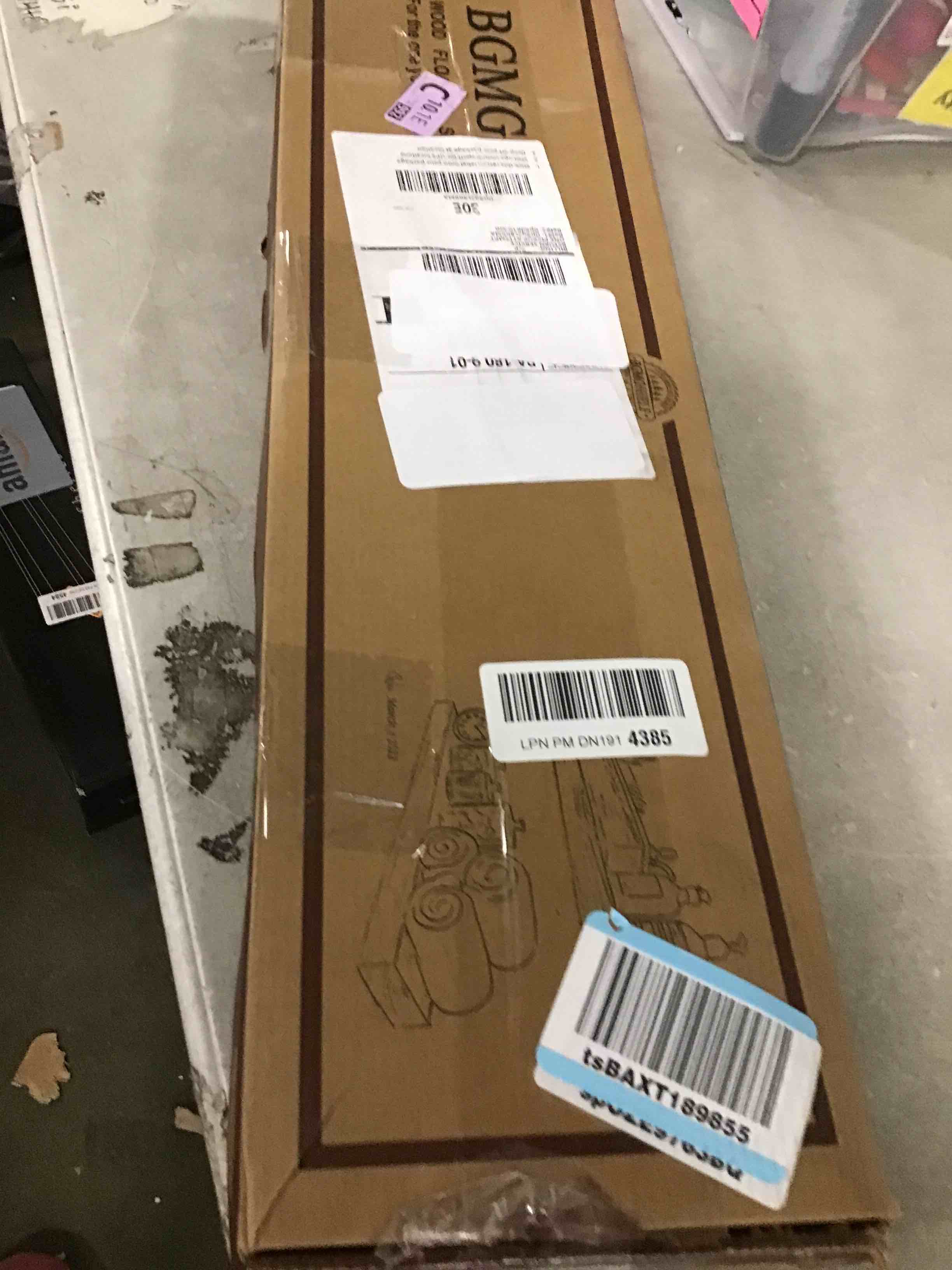 https://s3.amazonaws.com/lotting-images-prod/bidfta/PNK2105569_1739462595165.jpeg