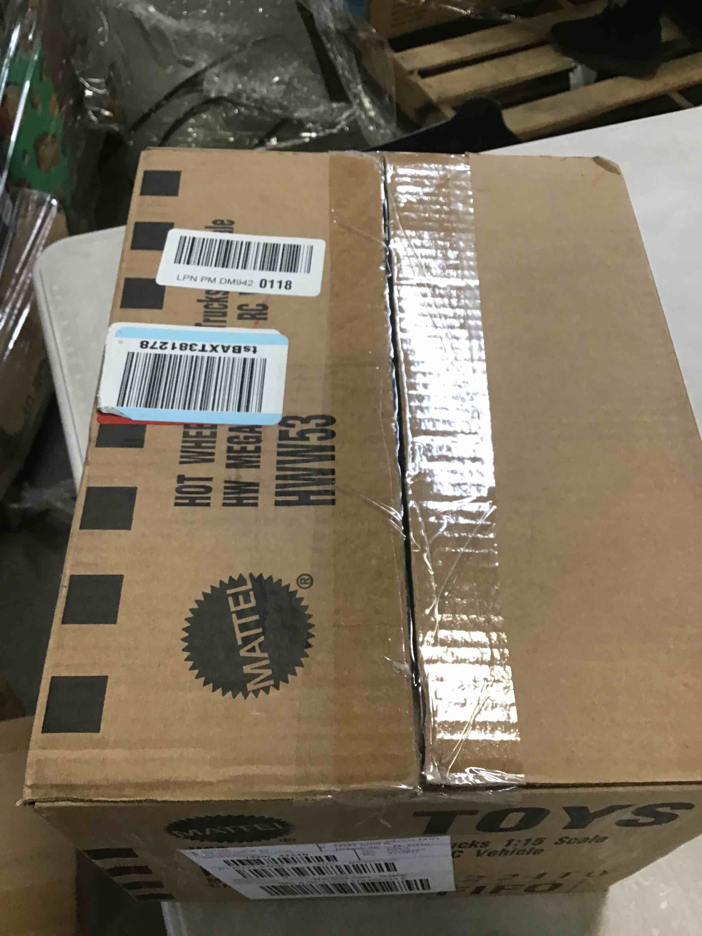 https://s3.amazonaws.com/lotting-images-prod/bidfta/PNK2106996_1740076987506.jpeg