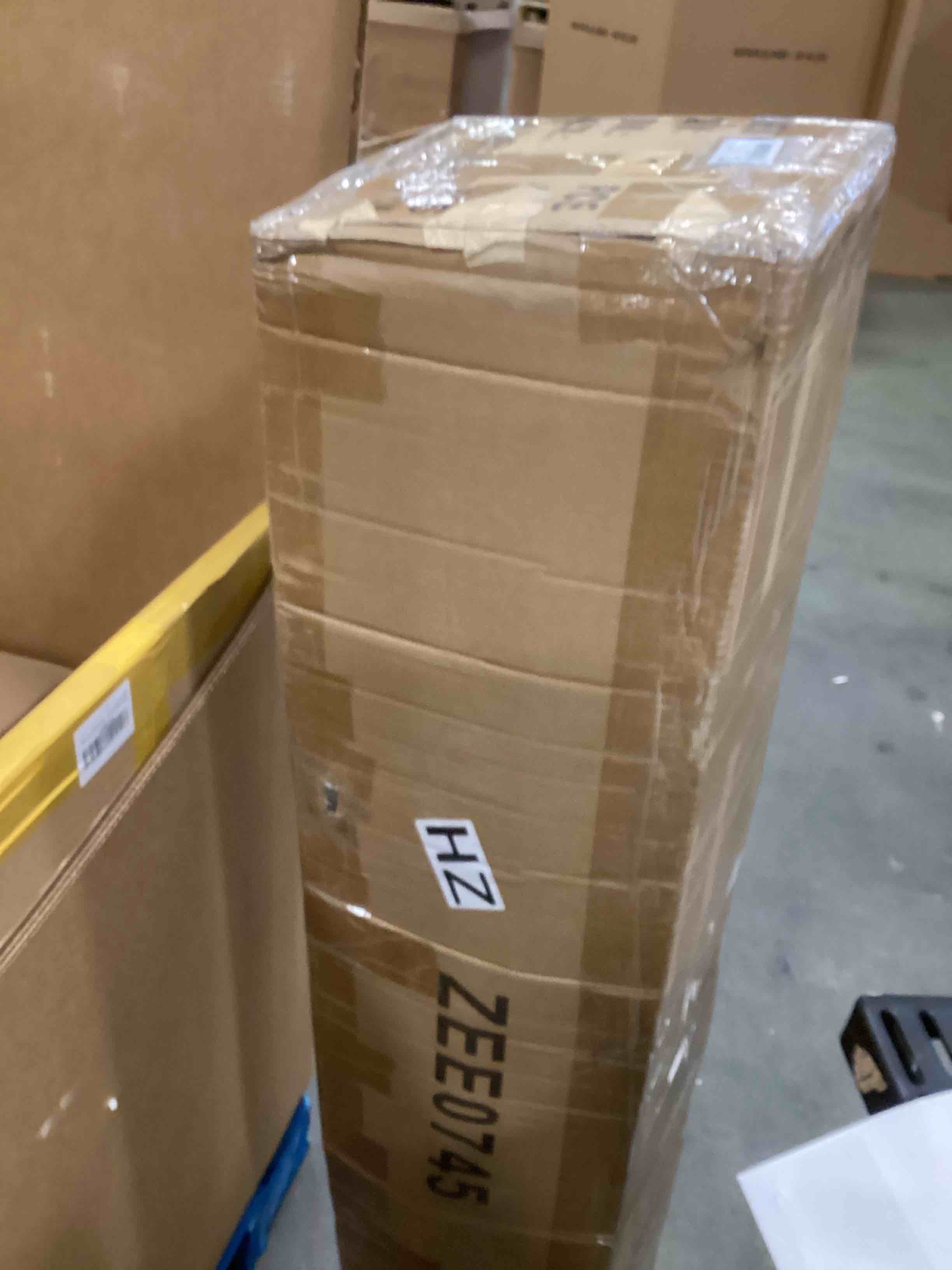 https://s3.amazonaws.com/lotting-images-prod/bidfta/PNK2107546_1738789292641.jpeg