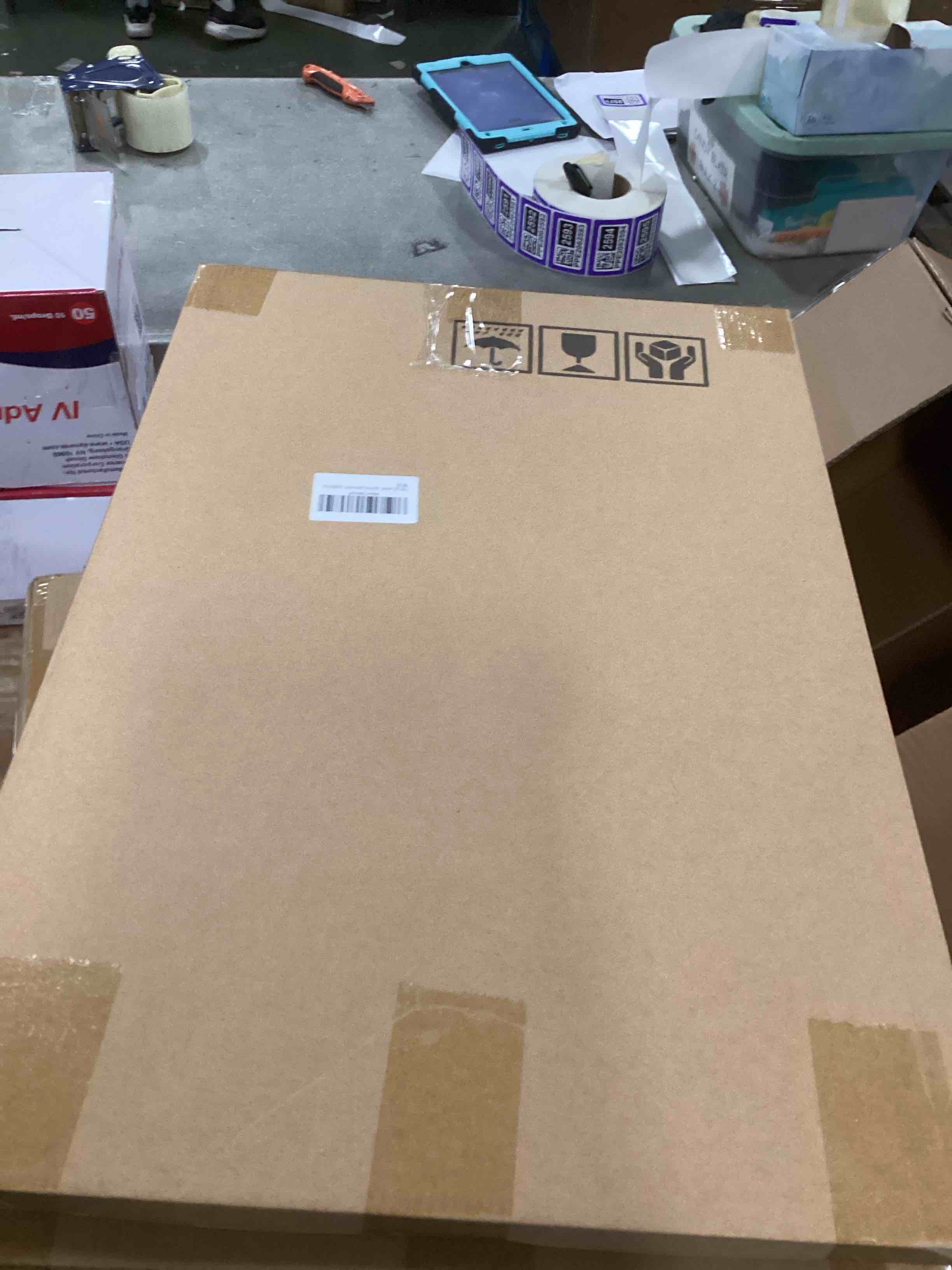 https://s3.amazonaws.com/lotting-images-prod/bidfta/PNK2107884_1738936054184.jpeg